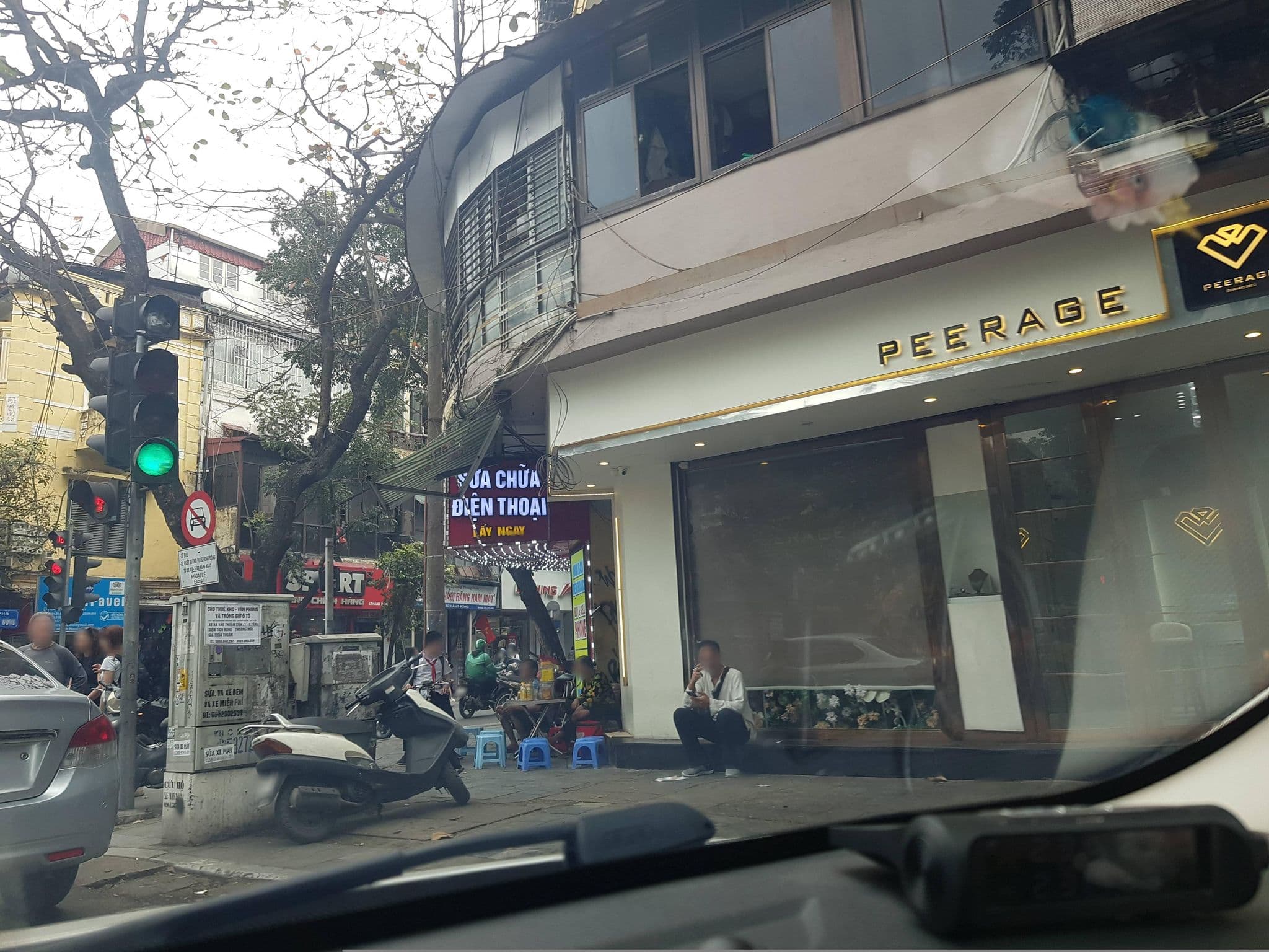 Street view near Luxury Hotel, Hoàn Kiếm — © hn_right_1 (CC BY-SA · Mapillary)