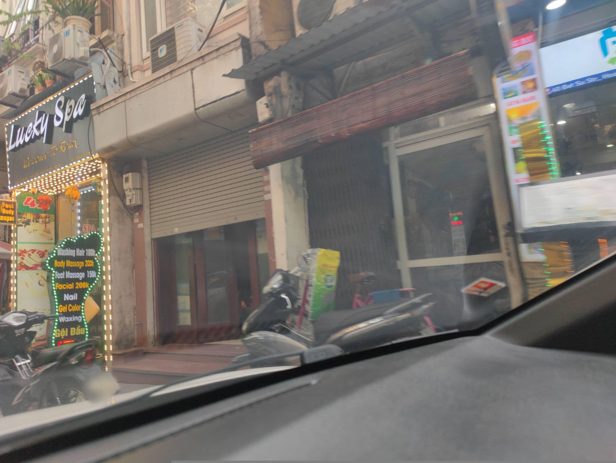Street view near Hanoi Glance hotel boutique, Hoàn Kiếm — © hn_right_2 (CC BY-SA · Mapillary)