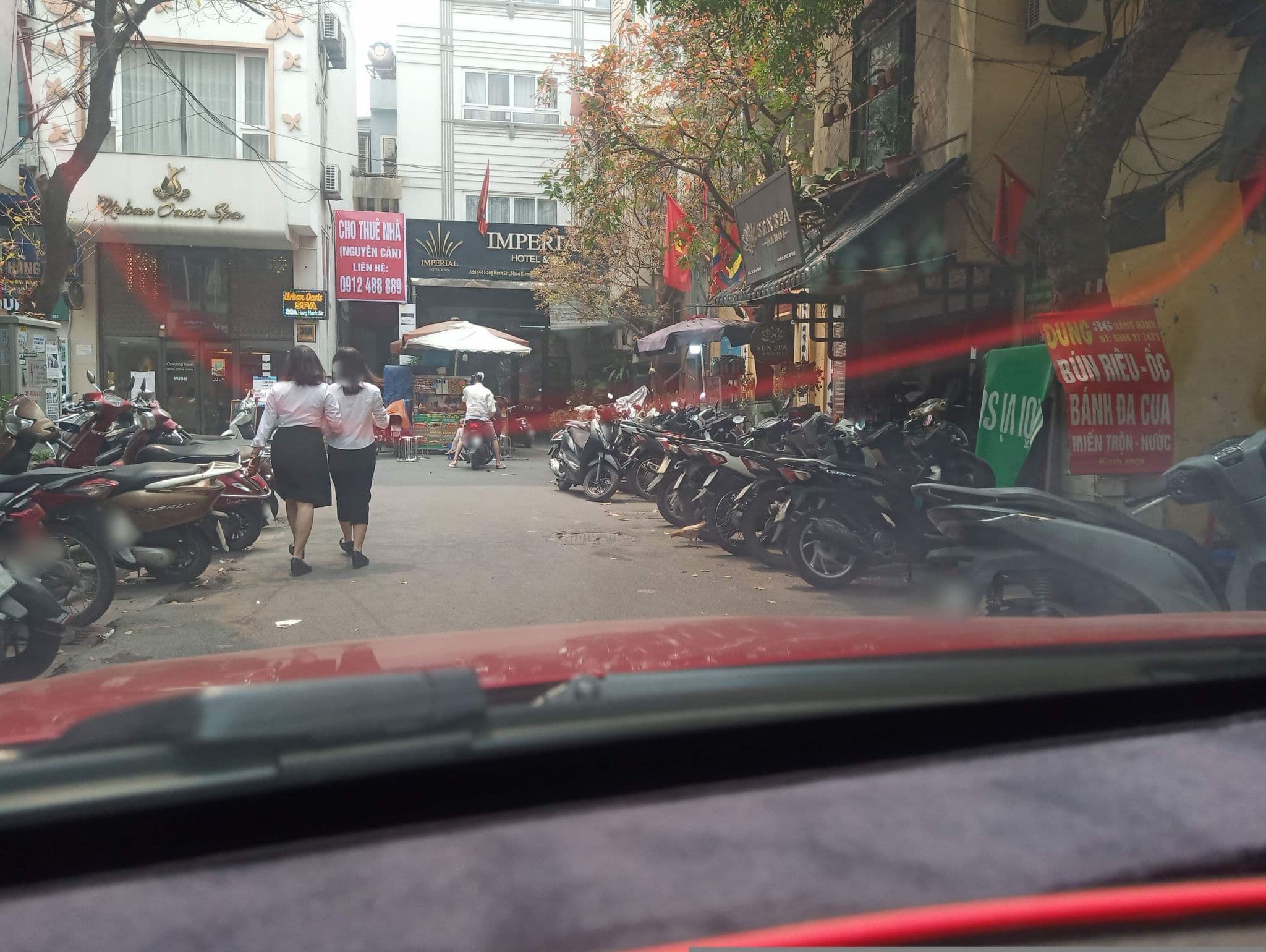 Street view near La Paix Hotel, Hoàn Kiếm — © hn_front_1 (CC BY-SA · Mapillary)