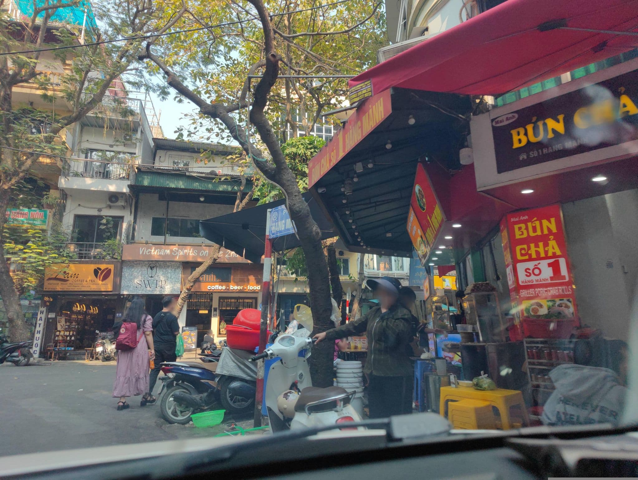 Street view near MINH TOAN HOTEL, Hoàn Kiếm — © hn_right_1 (CC BY-SA · Mapillary)