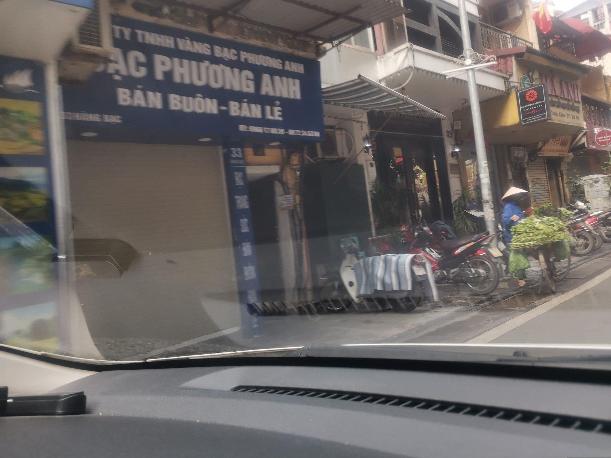 Street view near Trang Trang Boutique Hotel, Hoàn Kiếm — © hn_left_2 (CC BY-SA · Mapillary)