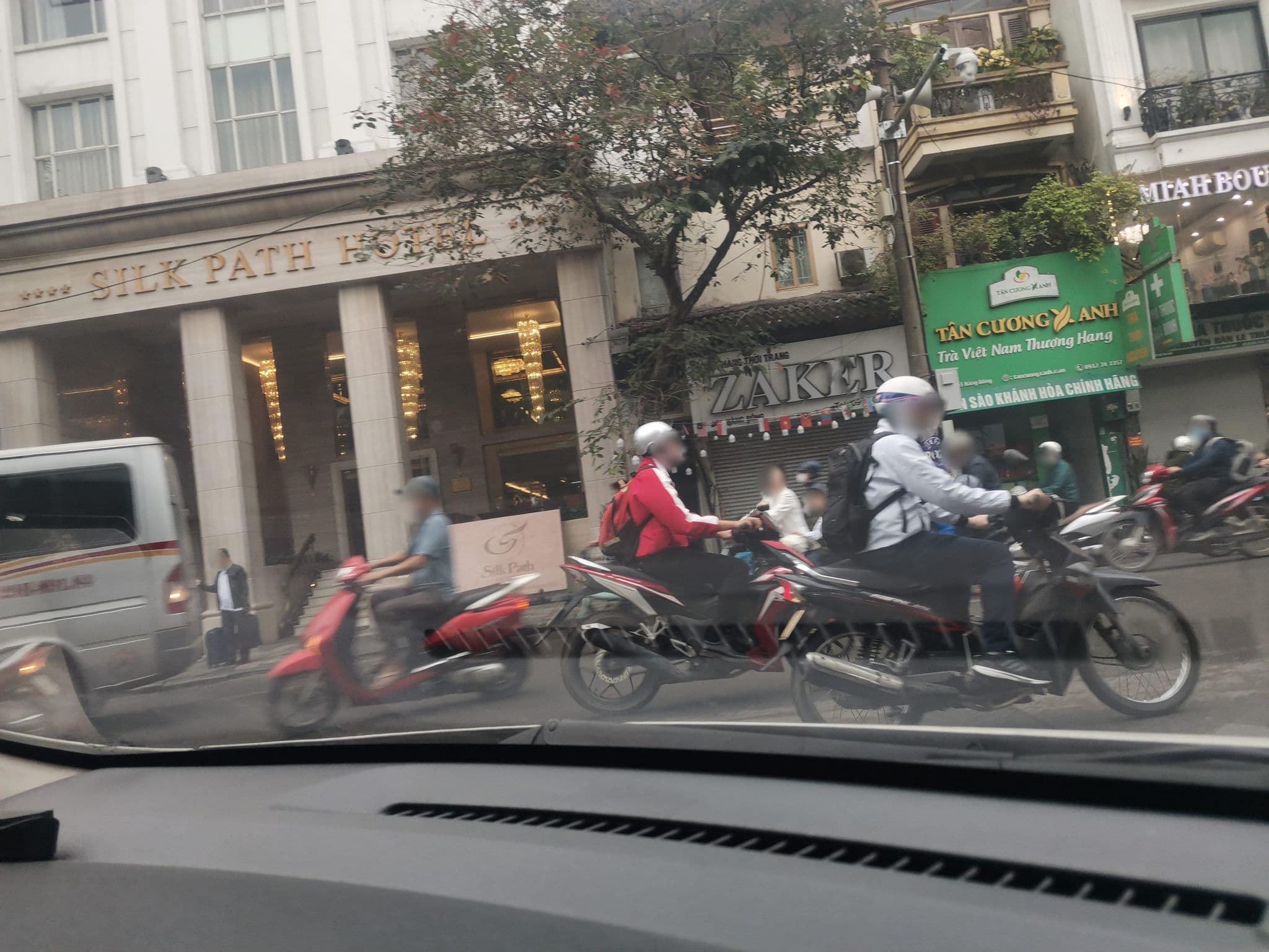 Street view near hanoi secret garden, Hanoi — © hn_left_2 (CC BY-SA · Mapillary)