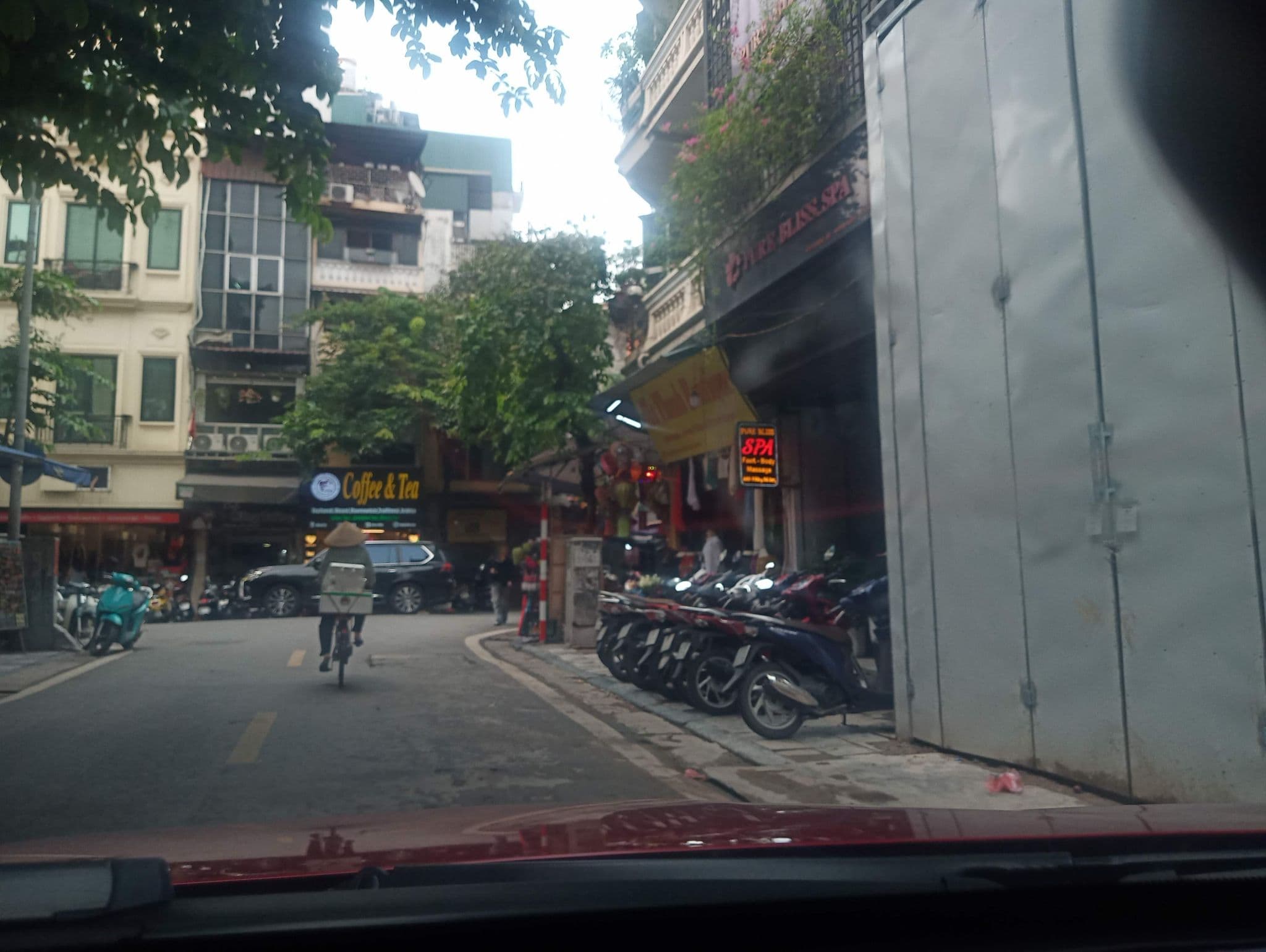 Street view near Hanoi Stars Hotel, Hoàn Kiếm — © hn_front_1 (CC BY-SA · Mapillary)