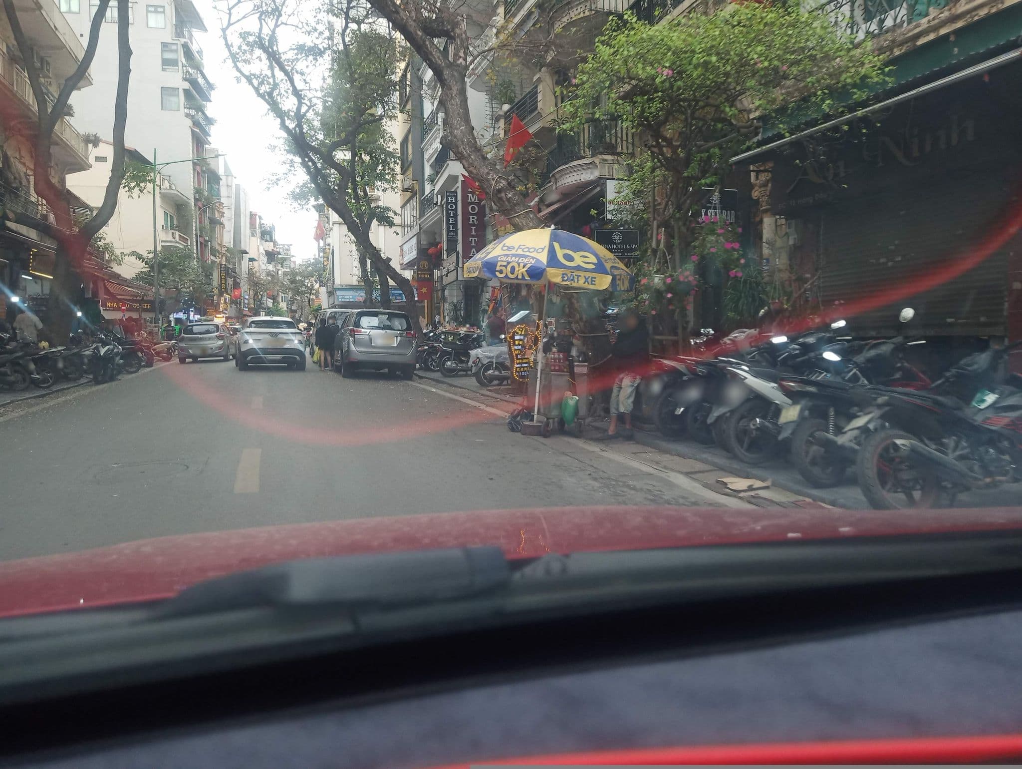 Street view near Hanoi Meracus Hotel 1, Hoàn Kiếm — © hn_front_1 (CC BY-SA · Mapillary)