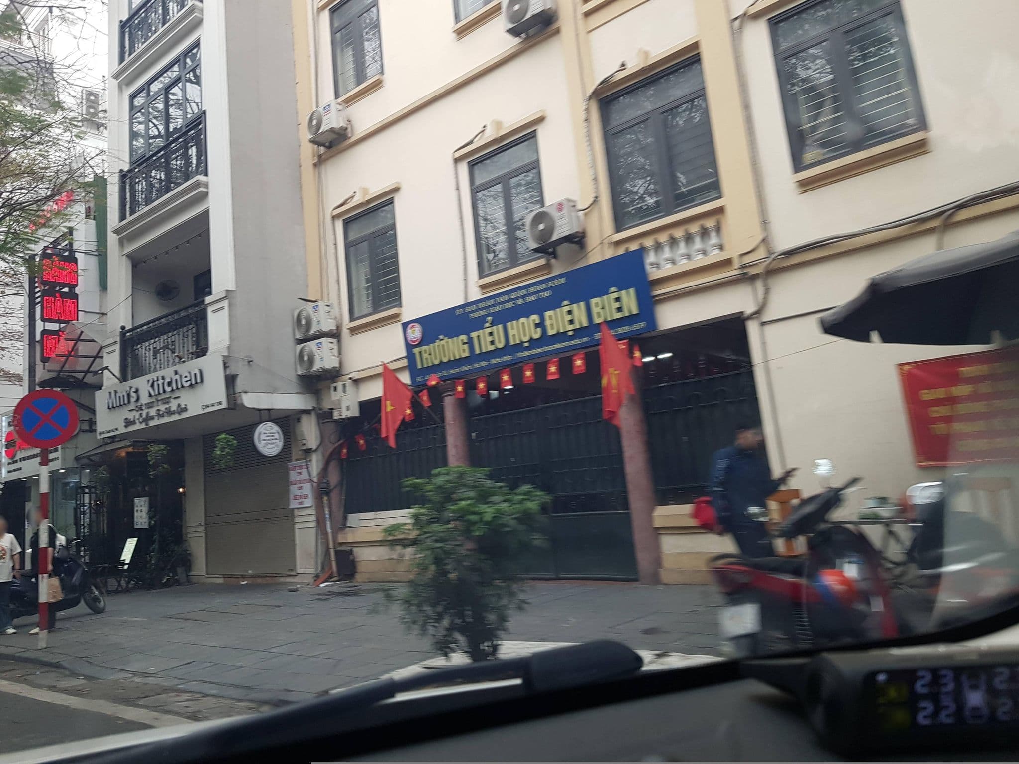Street view near Monaco Hotel Quan Su, Hoàn Kiếm — © hn_right_1 (CC BY-SA · Mapillary)