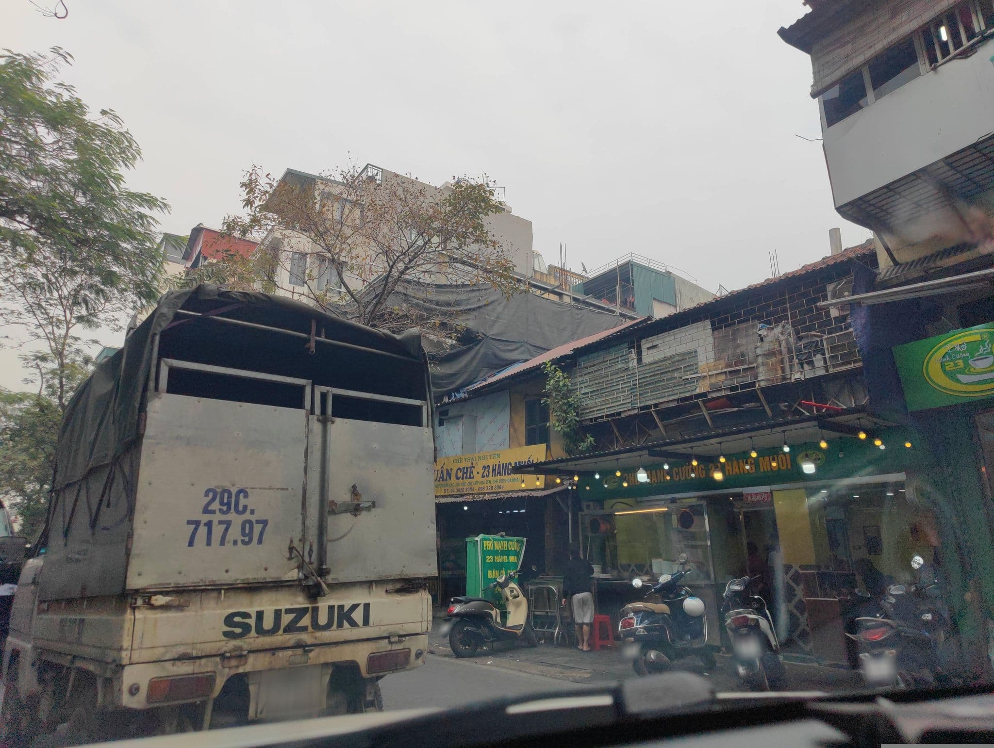 Street view near Hanoi Pearl Hostel, Hoàn Kiếm — © hn_right_1 (CC BY-SA · Mapillary)