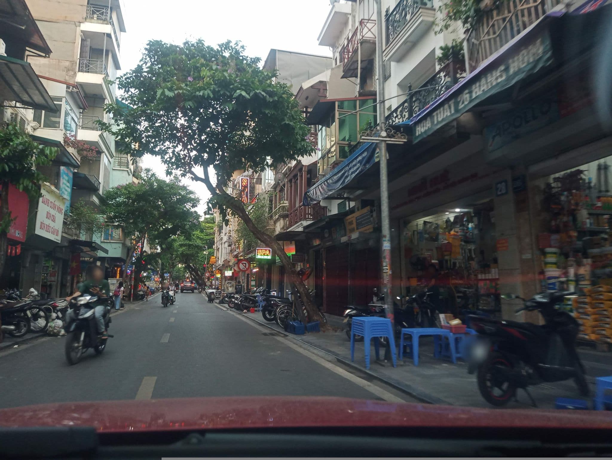 Street view near Graffiti House, Hoàn Kiếm — © hn_front_1 (CC BY-SA · Mapillary)