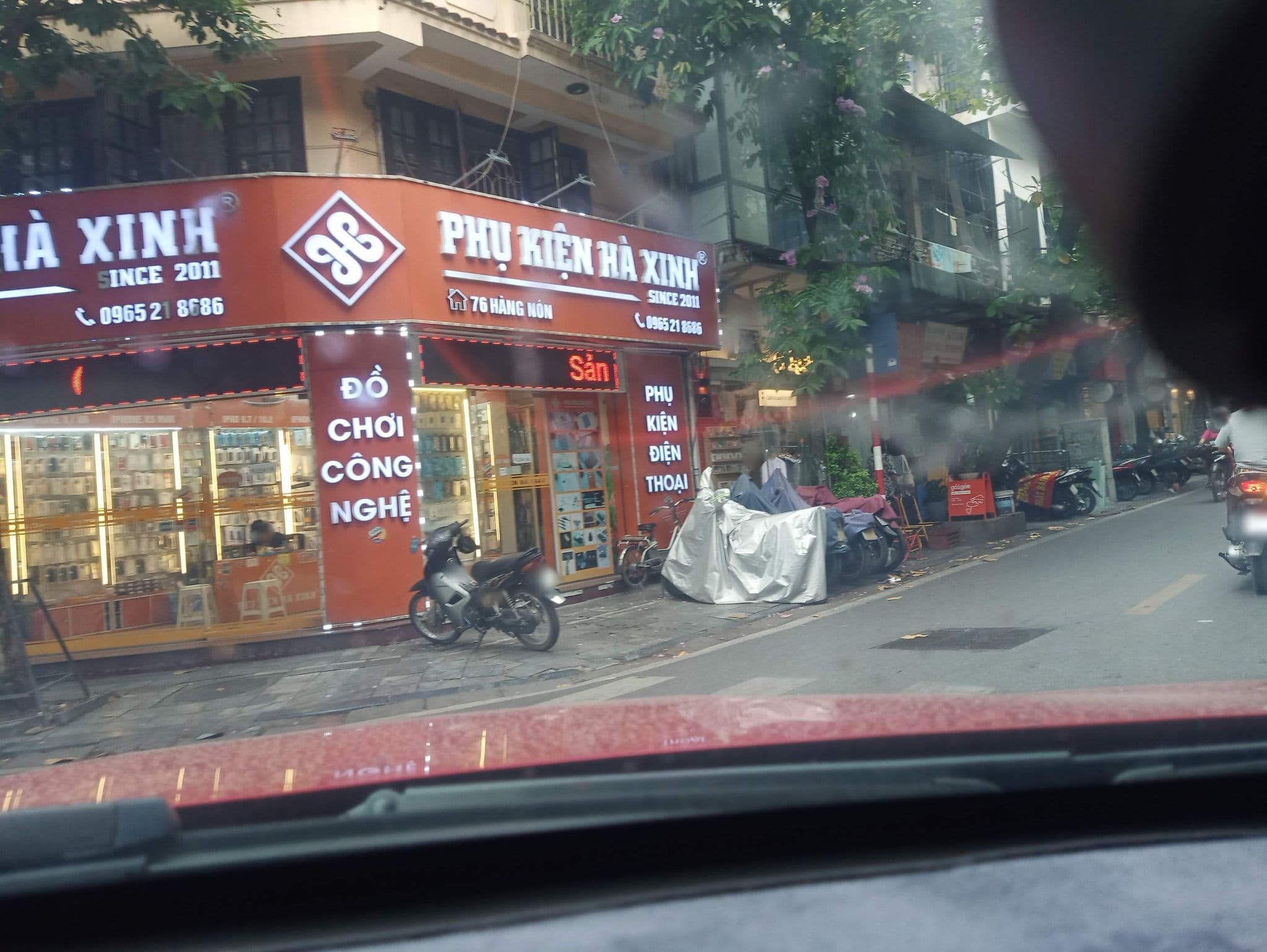 Street view near Bach Tung Diep Hotel, Hoàn Kiếm — © hn_front_1 (CC BY-SA · Mapillary)