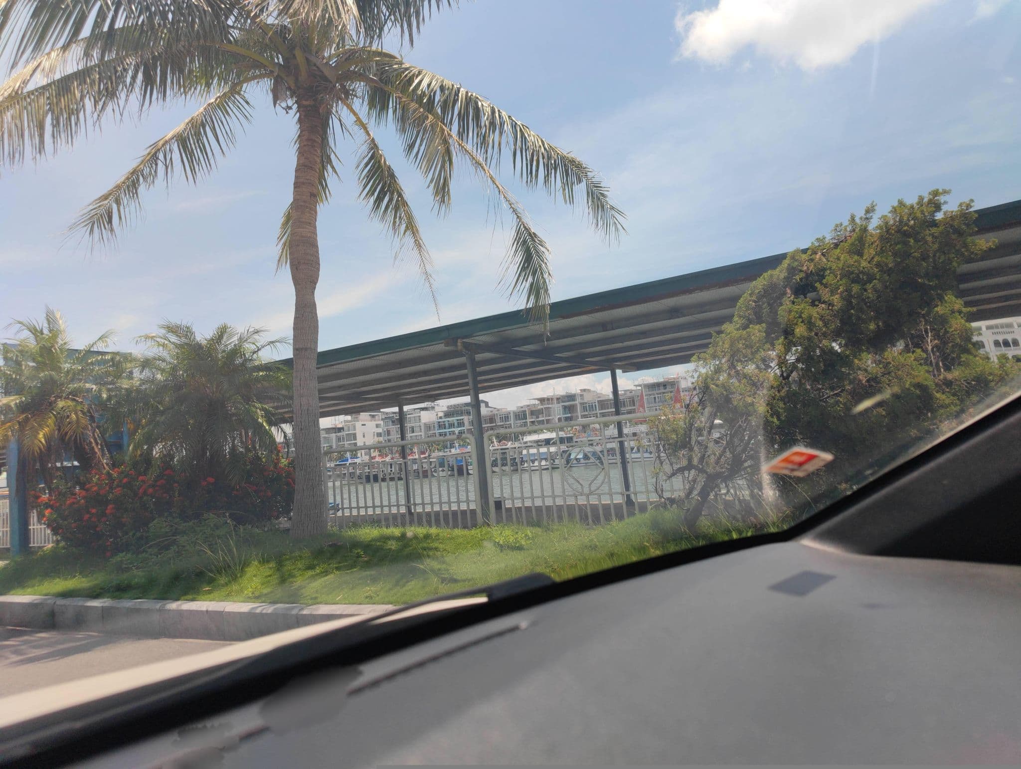 Street view near SEASIDE TUAN CHAU HOTEL, Hạ Long — © hn_right_2 (CC BY-SA · Mapillary)