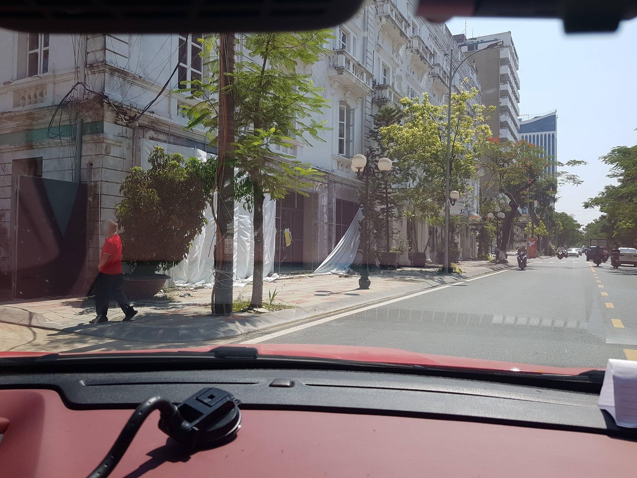 Street view near Manoir Des Arts Hotel, Haiphong — © sg_front_3 (CC BY-SA · Mapillary)