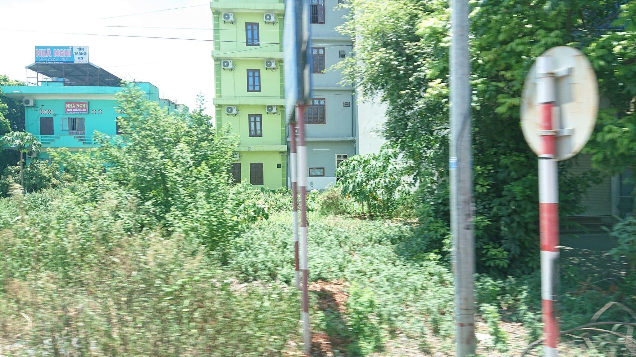 Street view near Loc Xuan hotel, Ninh Bình — © alllenwang (CC BY-SA · Mapillary)