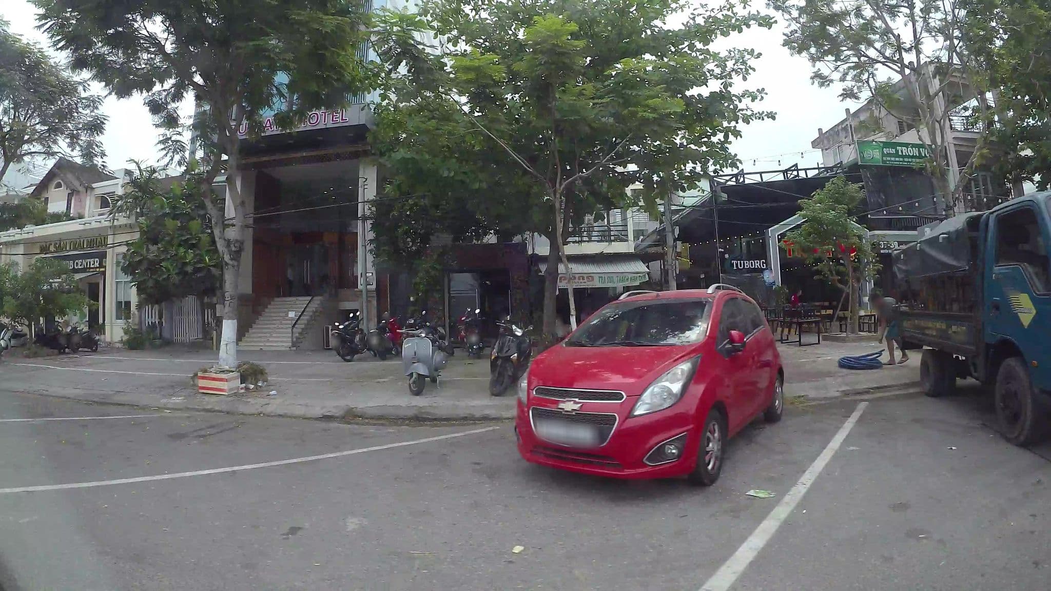 Street view near Sunset Bay Hotel, Da Nang — © kaartcam (CC BY-SA · Mapillary)