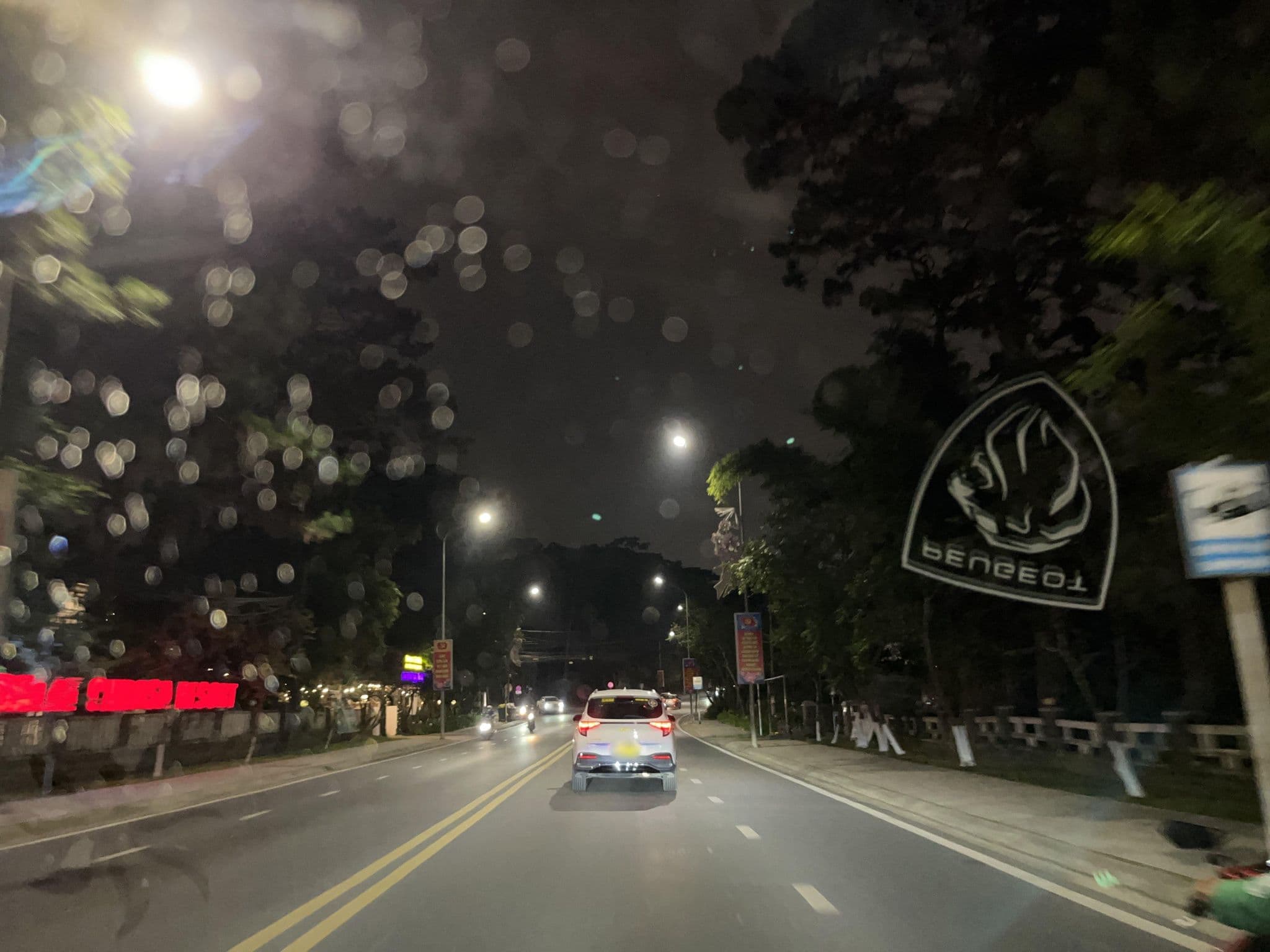 Street view near Dalat Cadasa Resort, Ðà Lạt — © DriveWithHoang (CC BY-SA · Mapillary)