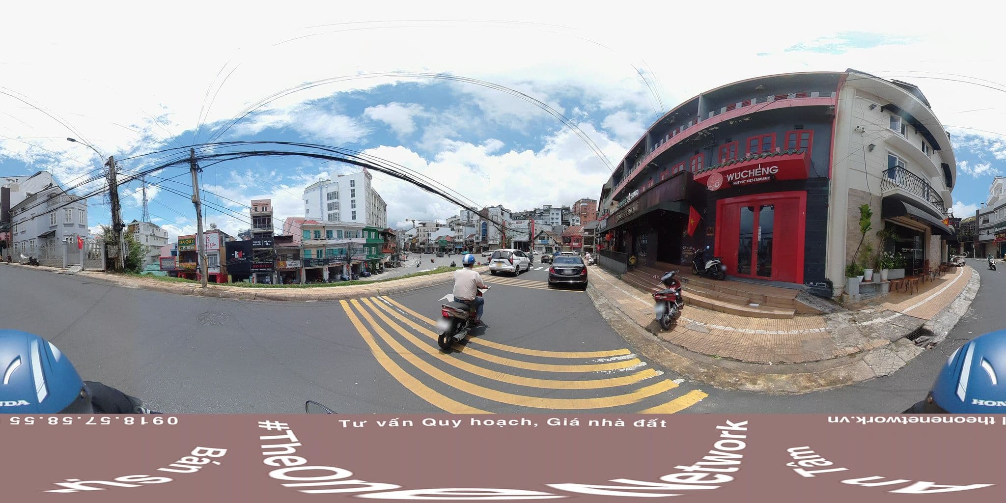 Street view near Peace Hotel, Ðà Lạt — © theonenetwork (CC BY-SA · Mapillary)