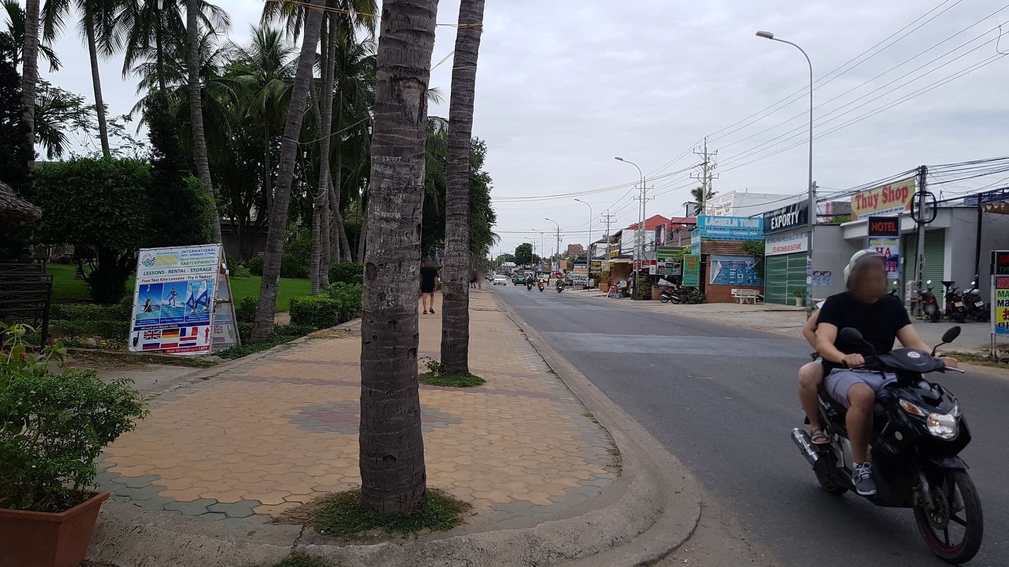 Street view near Ha Anh, Mui Ne — © nielsthemapper (CC BY-SA · Mapillary)