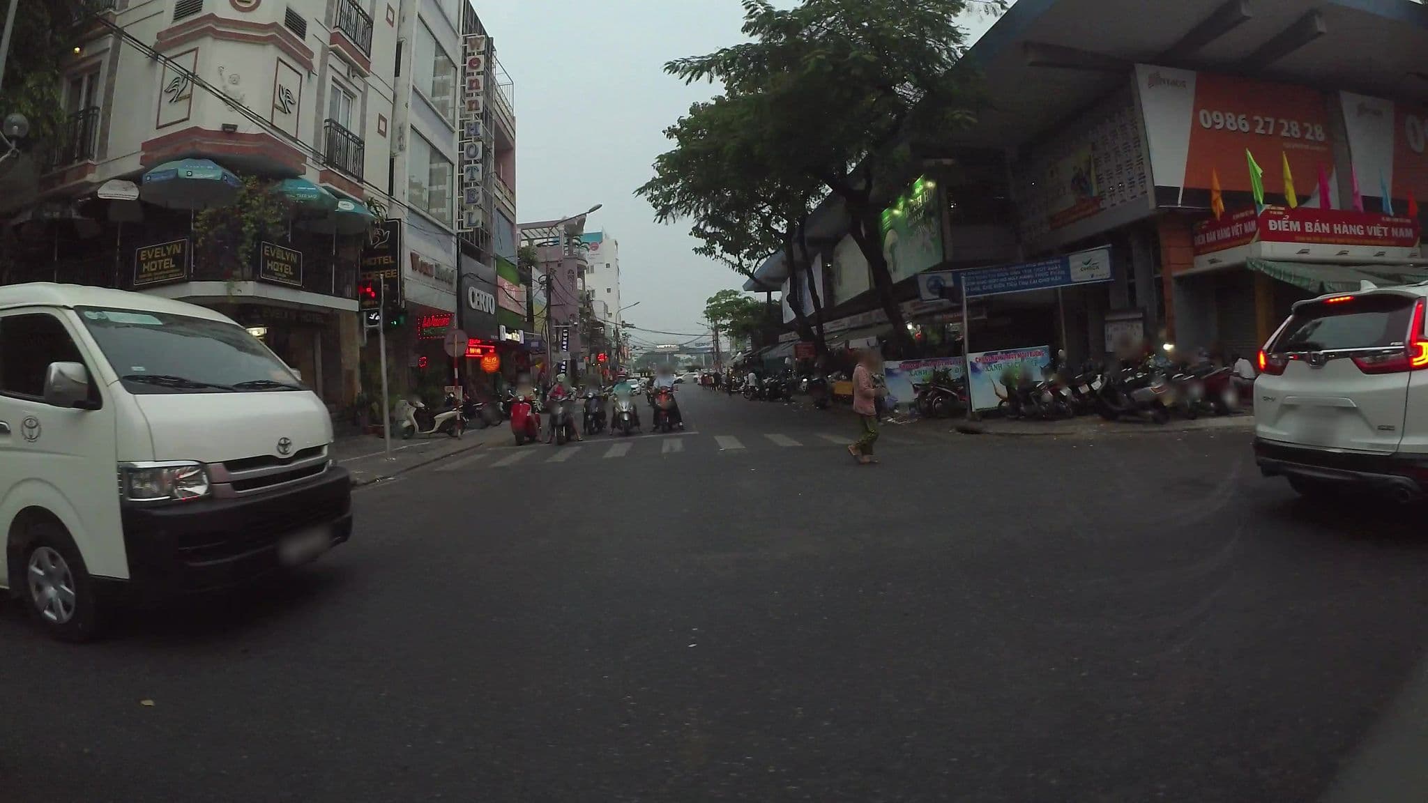 Street view near The Vietnam Hostel, Da Nang — © kaartcam (CC BY-SA · Mapillary)