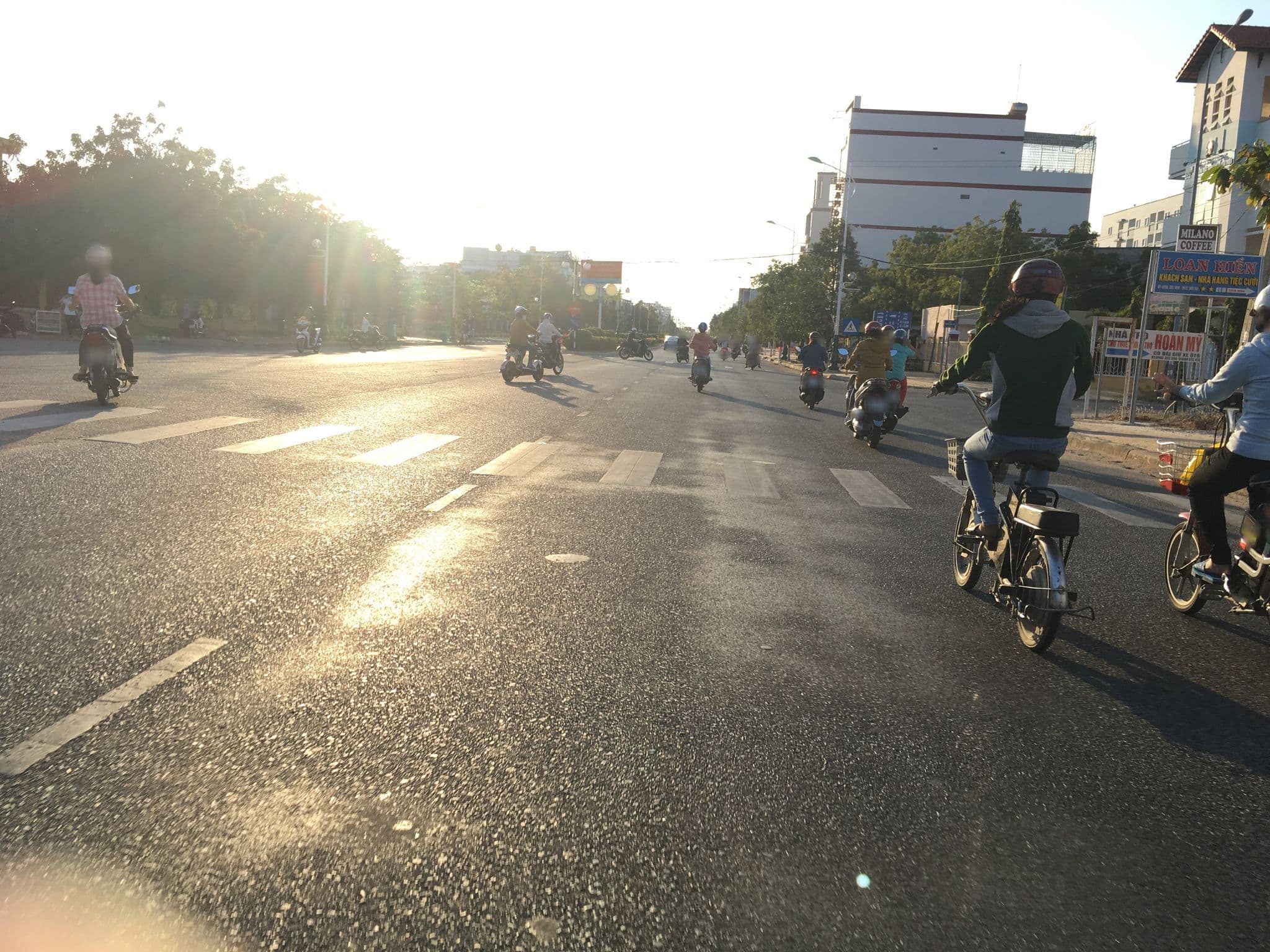 Street view near Minh Quang Hotel, Phan Rang-Tháp Chàm — © theboman01 (CC BY-SA · Mapillary)