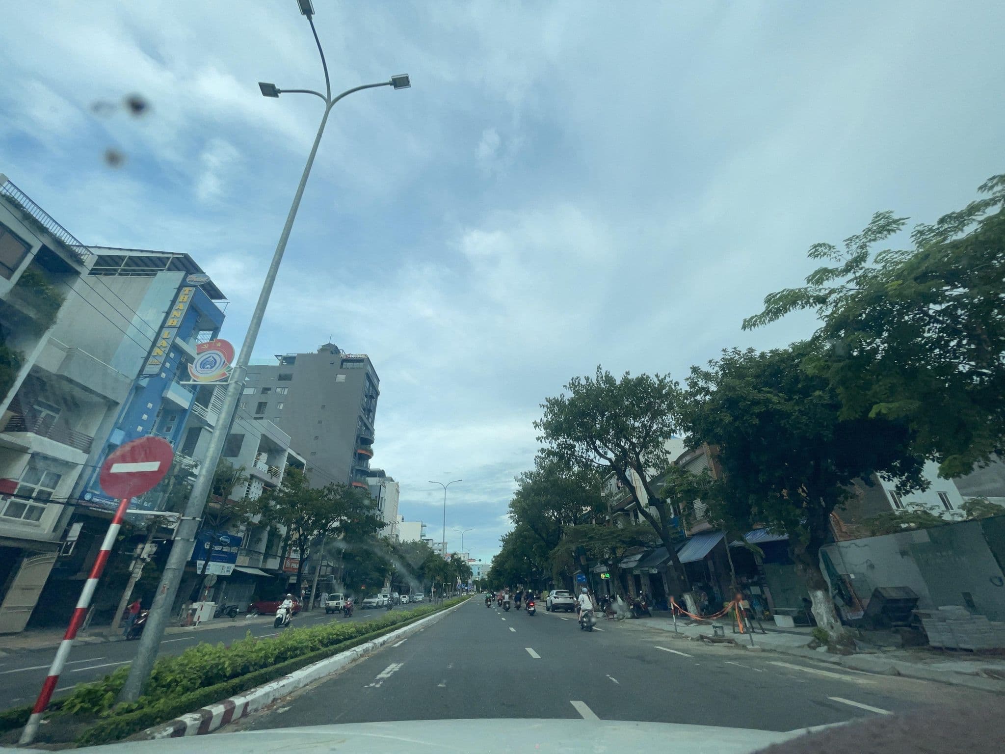 Street view near Rest Hotel, Da Nang — © congduy (CC BY-SA · Mapillary)