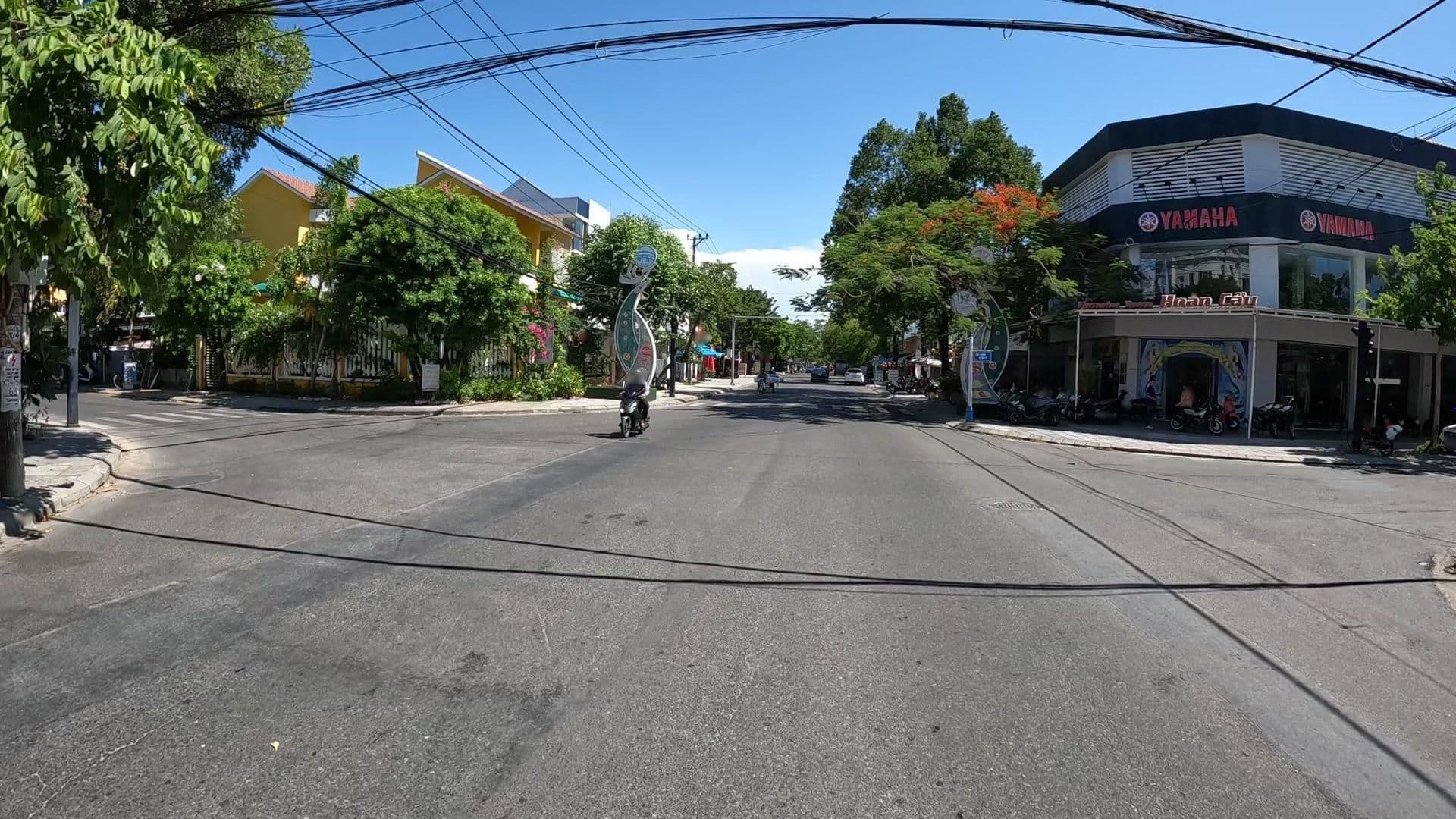 Street view near Qualia De Hôtel Hoi An, Hoi An — © lucomsky (CC BY-SA · Mapillary)