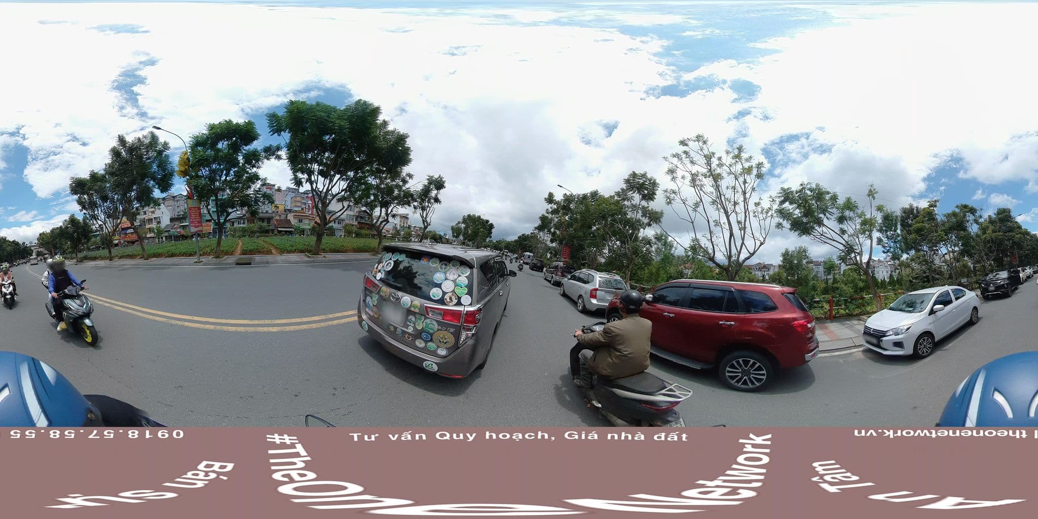 Street view near Khách Sạn Toàn Thịnh, Ðà Lạt — © theonenetwork (CC BY-SA · Mapillary)
