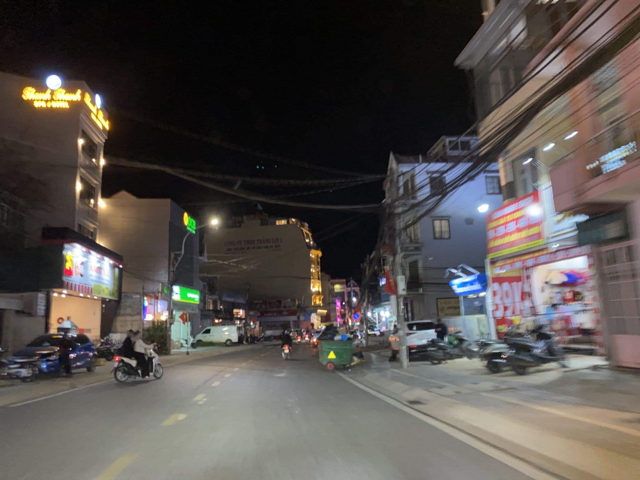 Street view near Tea Leaf Hotel, Ðà Lạt — © DriveWithHoang (CC BY-SA · Mapillary)