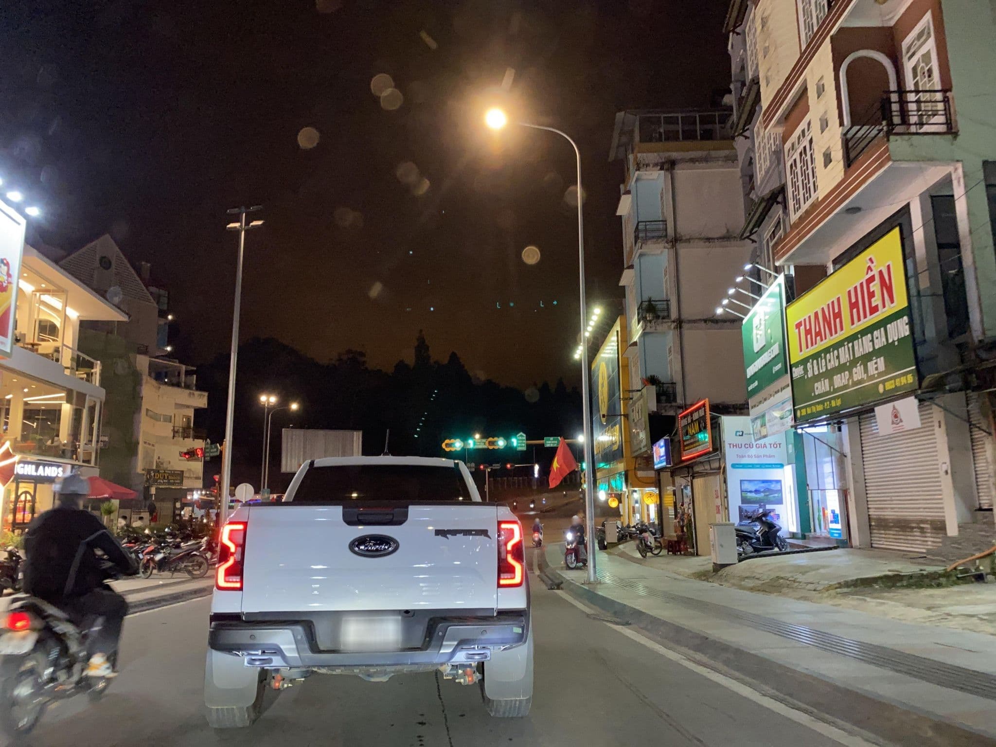 Street view near Bích Khuê, Ðà Lạt — © DriveWithHoang (CC BY-SA · Mapillary)