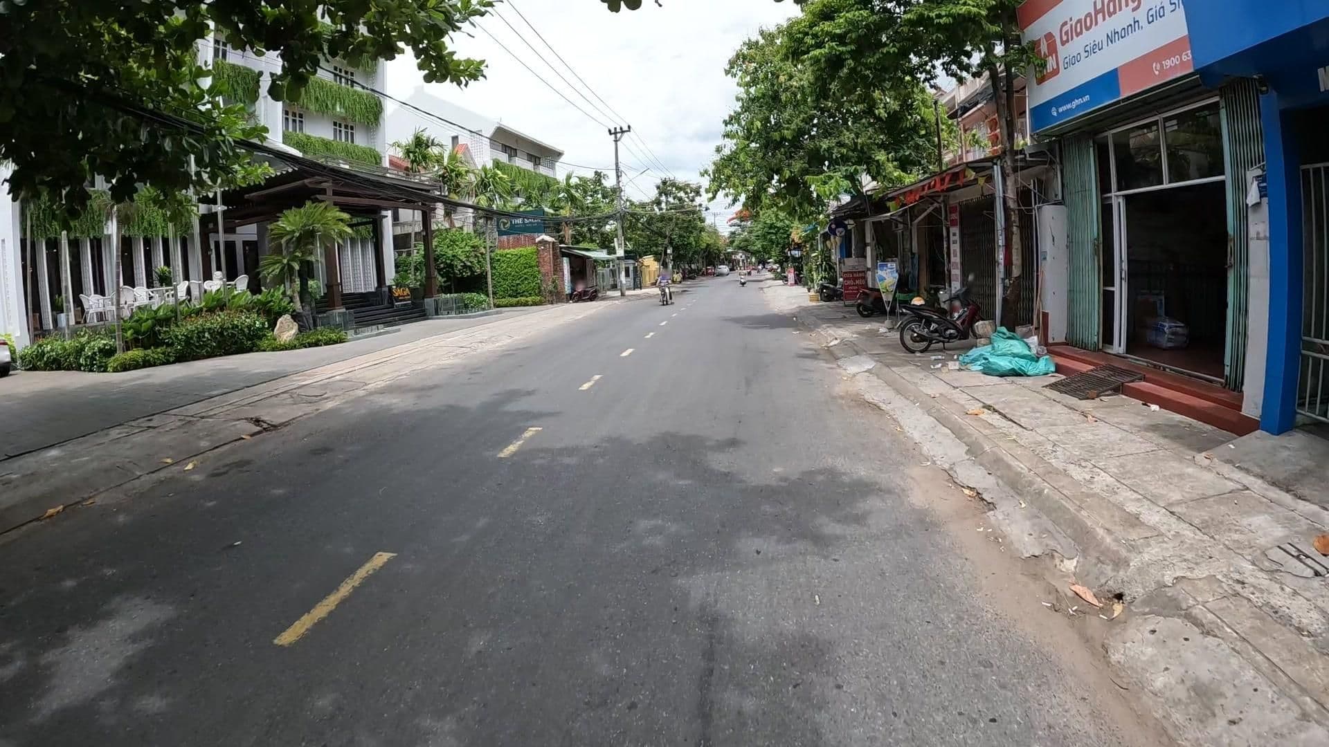Street view near Hoi An Pacific Hotel, Hoi An — © lucomsky (CC BY-SA · Mapillary)