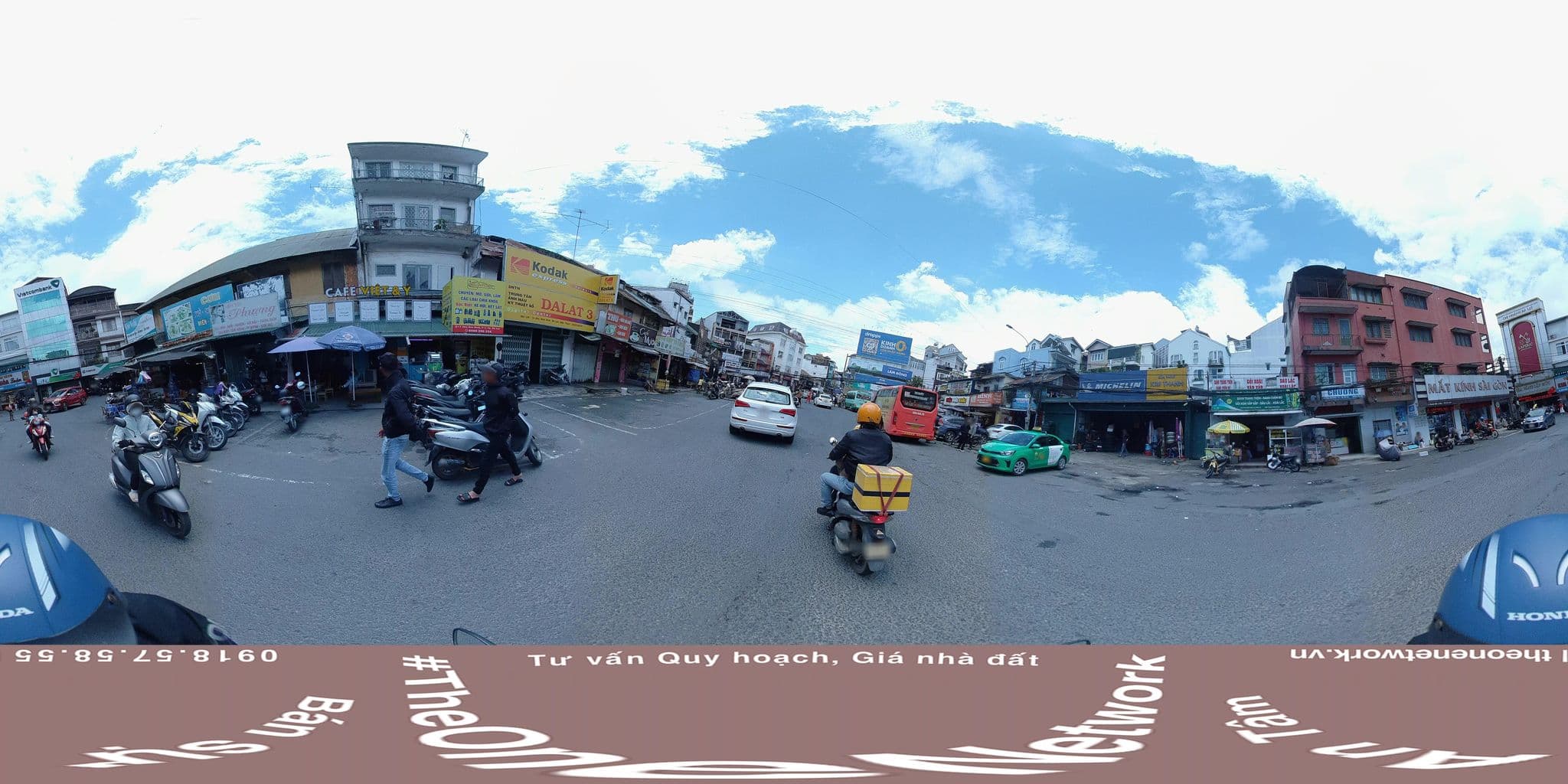 Street view near Diamond Hotel, Ðà Lạt — © theonenetwork (CC BY-SA · Mapillary)