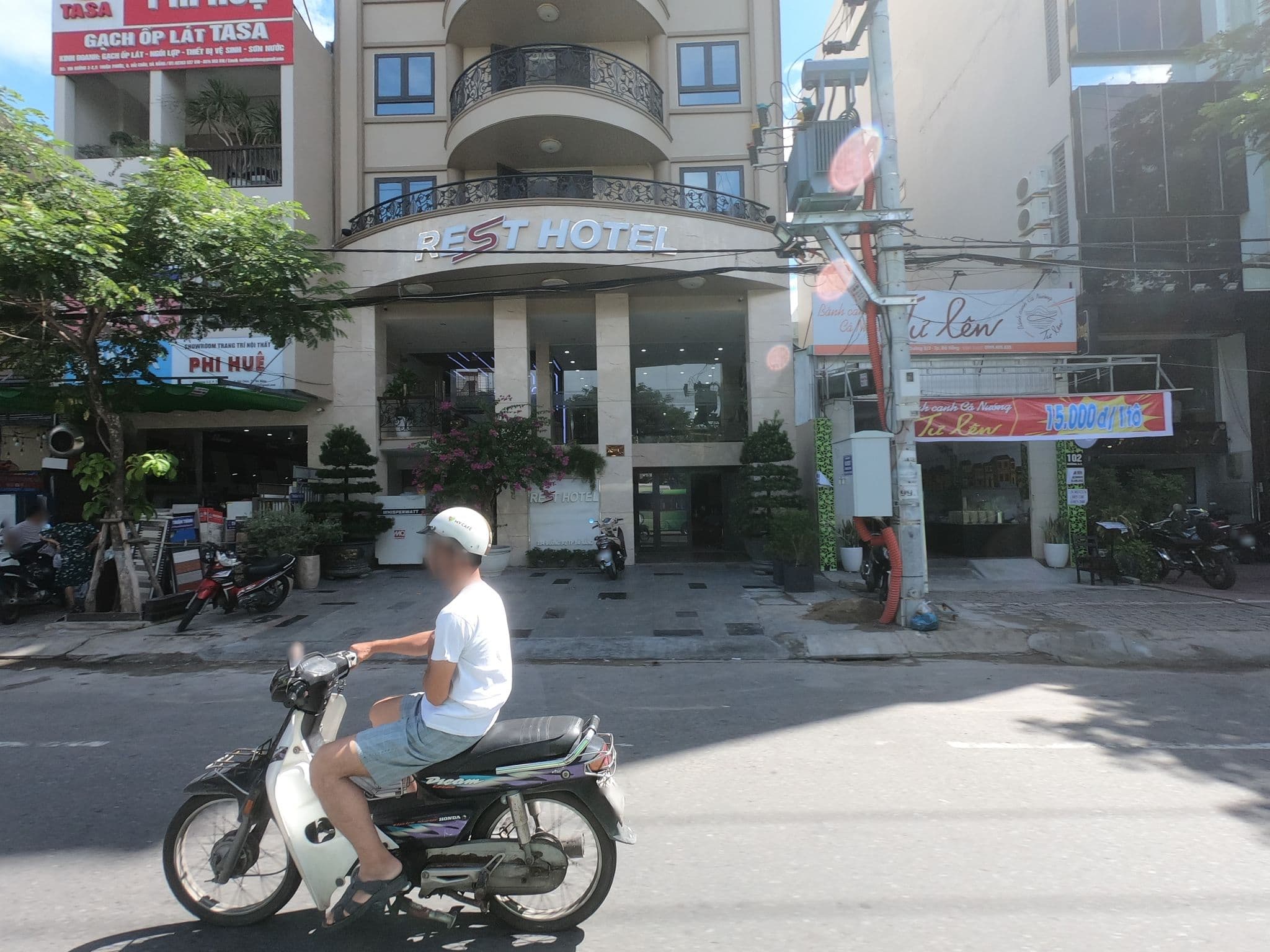 Street view near The Carnation Hotel Da Nang, Da Nang — © rsnaru (CC BY-SA · Mapillary)