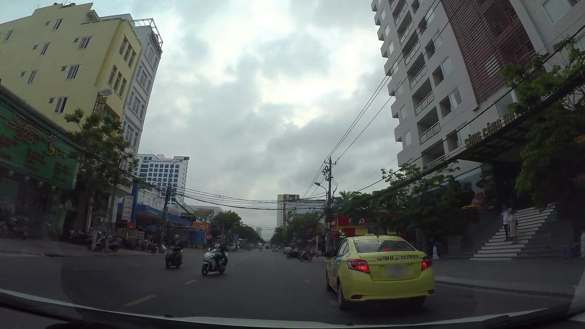 Street view near Kiều Thanh Hotel, Sơn Trà — © kaartcam (CC BY-SA · Mapillary)