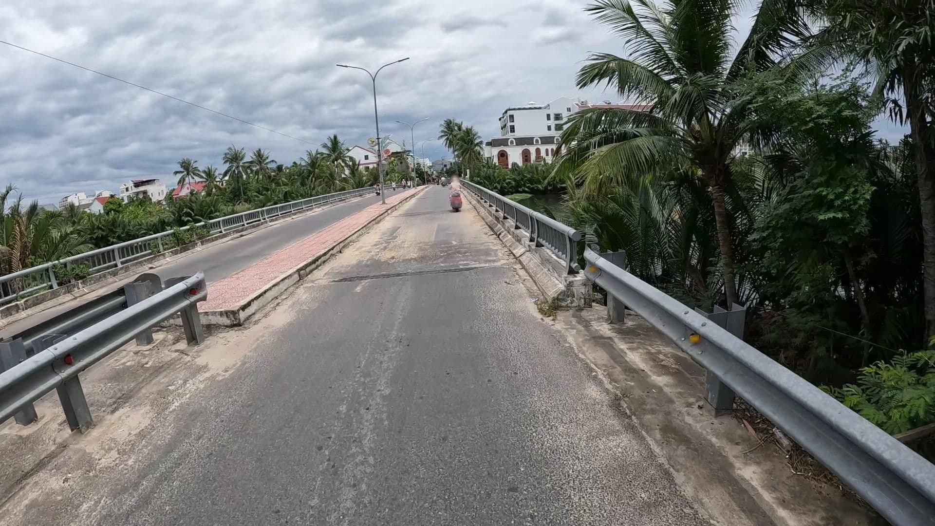 Street view near Riverside Oasis Villa, Hoi An — © lucomsky (CC BY-SA · Mapillary)
