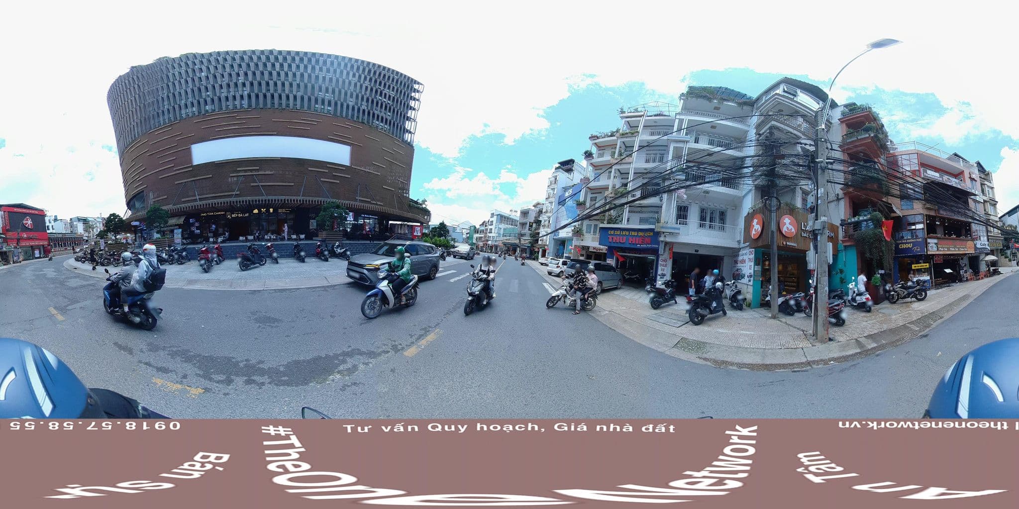 Street view near Da Lat Center B Hotel, Ðà Lạt — © theonenetwork (CC BY-SA · Mapillary)