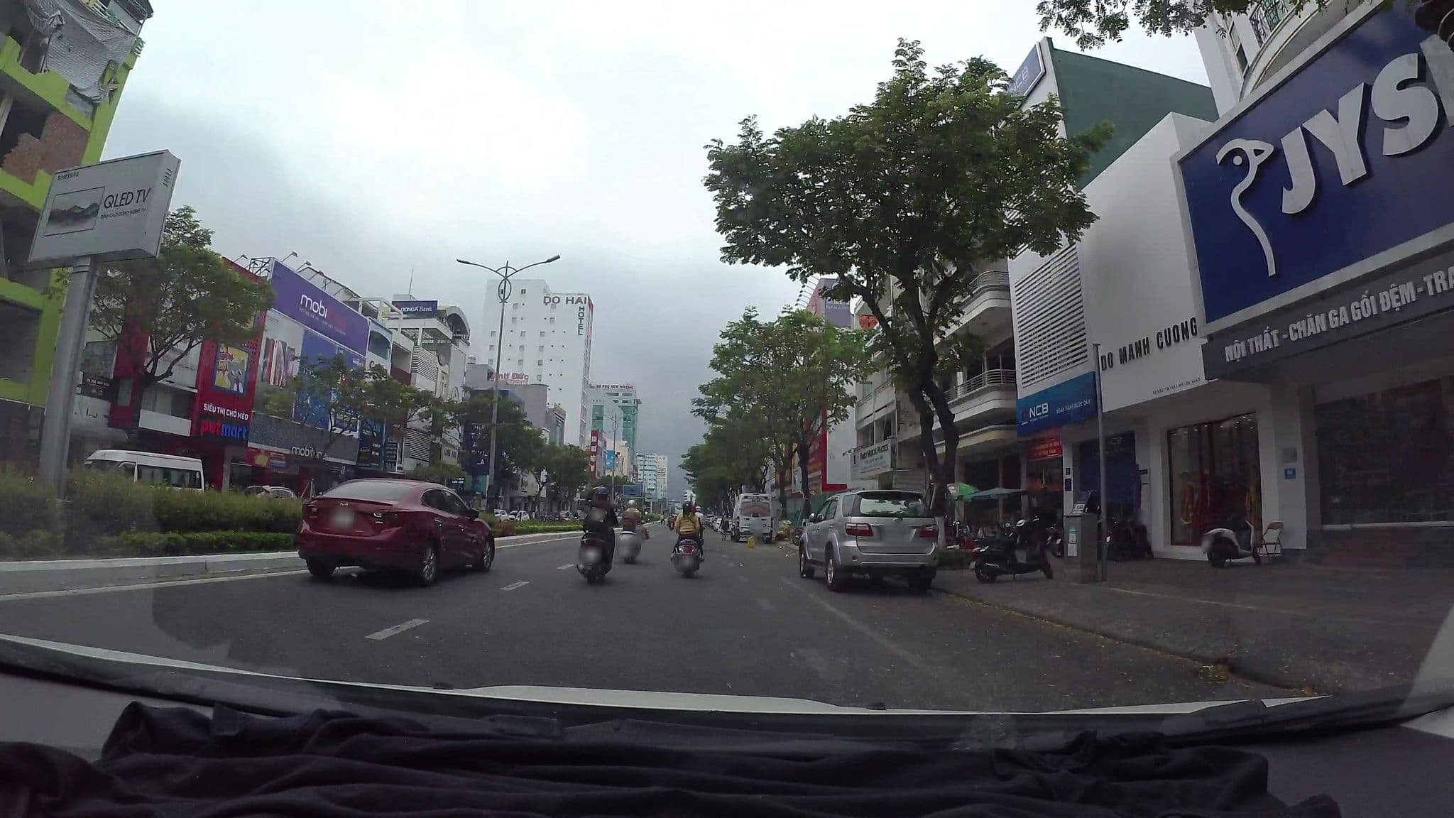 Street view near Duy Anh Hotel, Da Nang — © kaartcam (CC BY-SA · Mapillary)