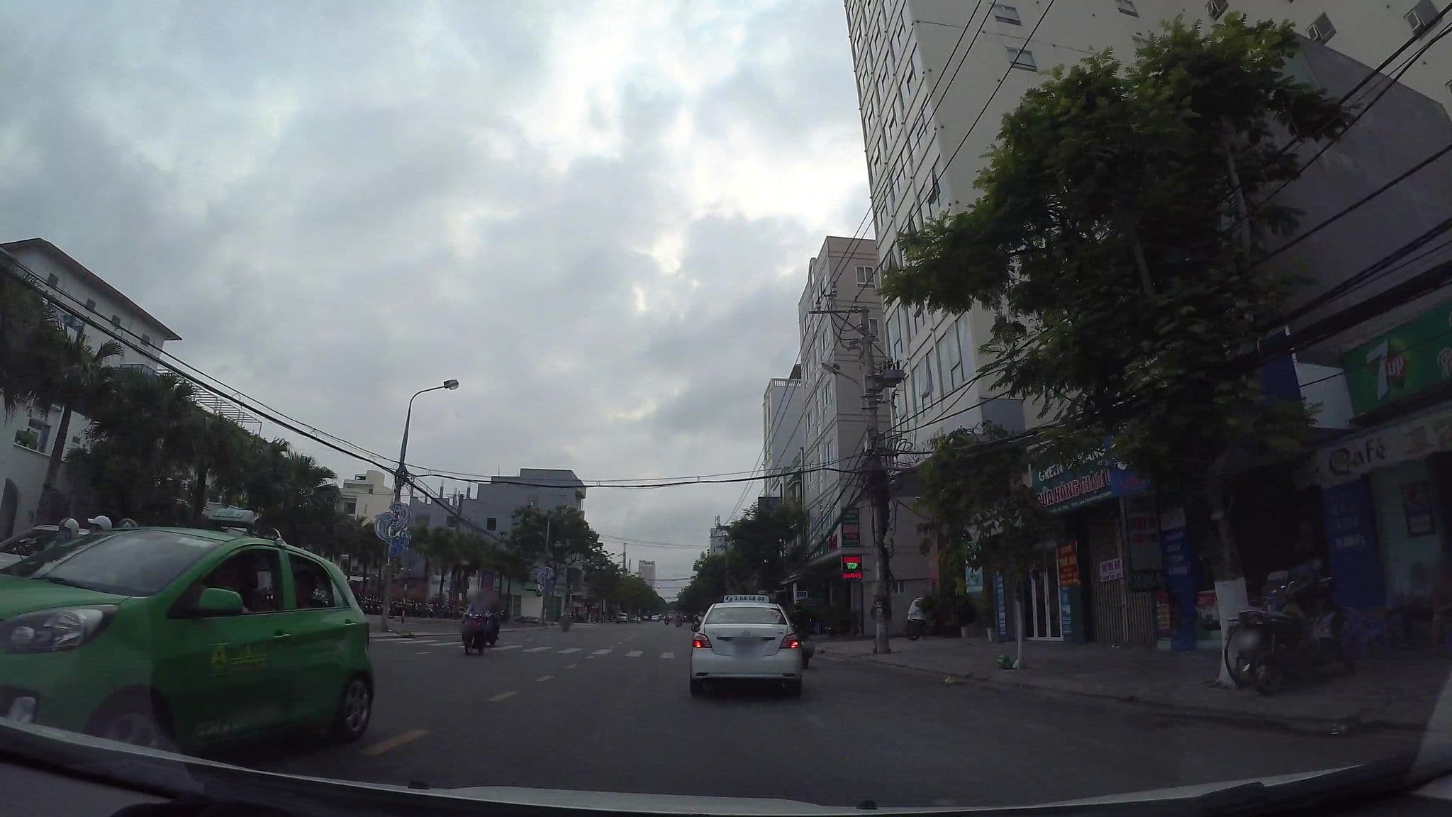 Street view near Risemount Resort, Sơn Trà — © kaartcam (CC BY-SA · Mapillary)