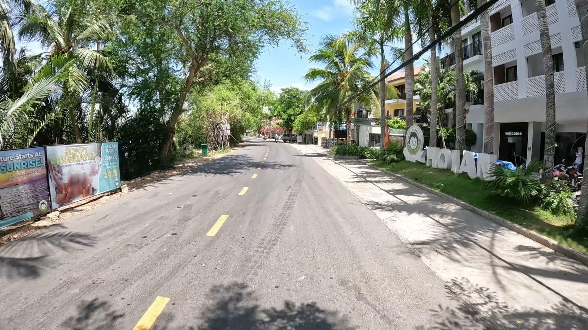 Street view near Vietnam Backpacker Hostel Hoian, Tra Que Vegetable Village — © lucomsky (CC BY-SA · Mapillary)