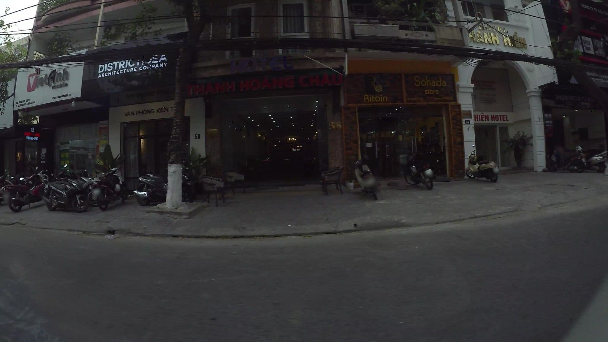 Street view near Central Hotel&Spa, Da Nang — © kaartcam (CC BY-SA · Mapillary)