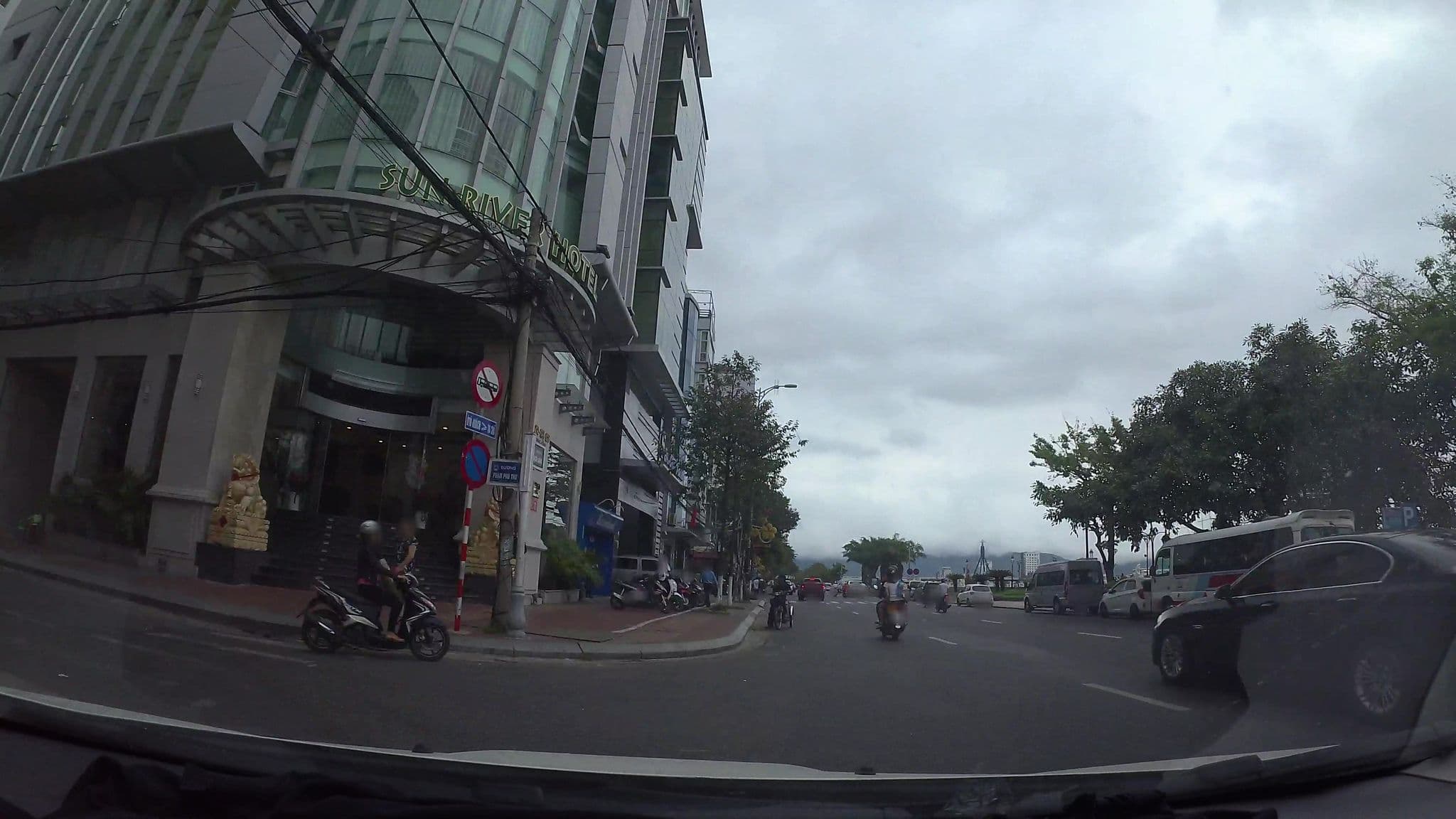 Street view near Khách Sạn Hoàng Linh, Da Nang — © kaartcam (CC BY-SA · Mapillary)