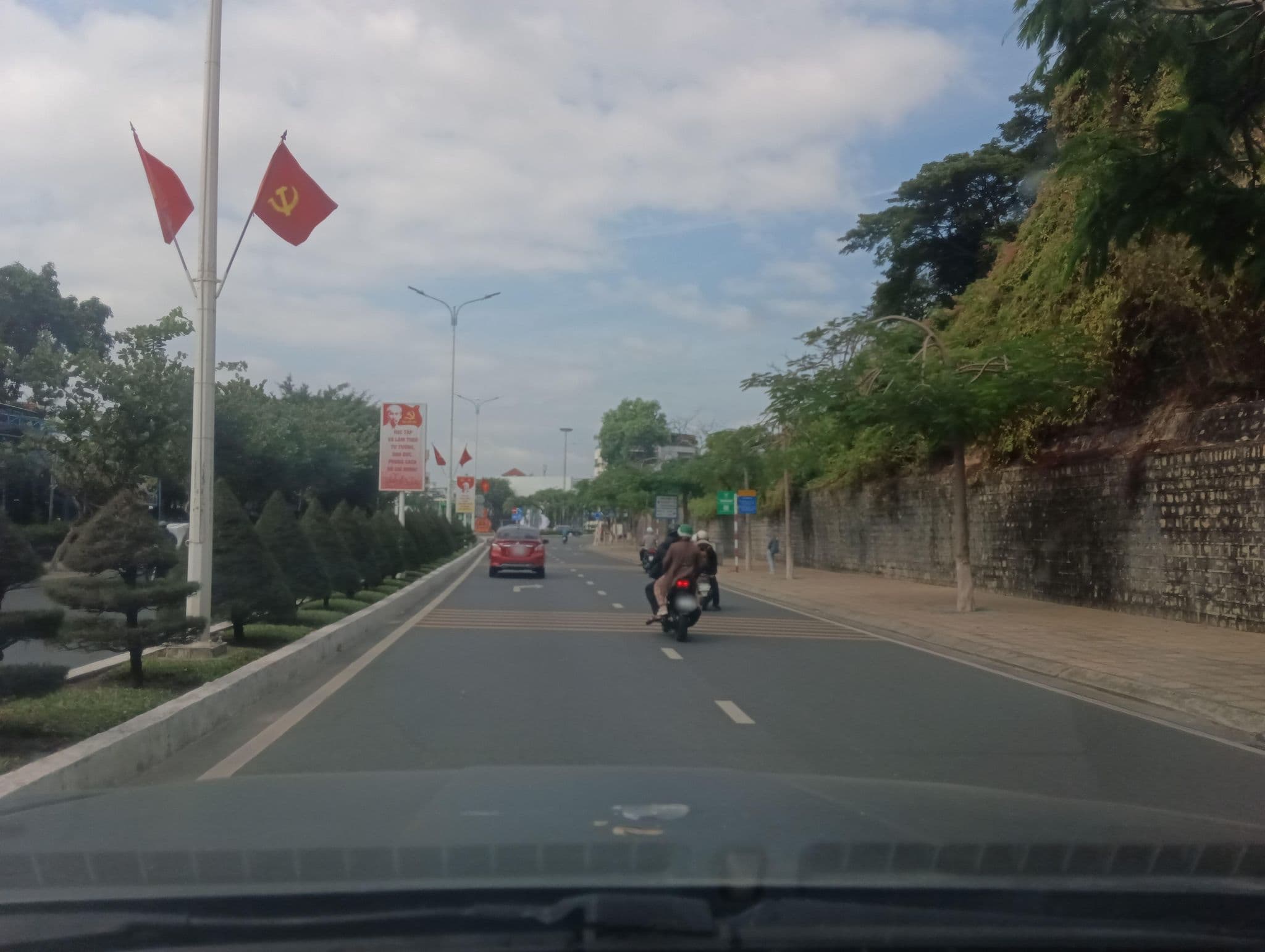 Street view near Muong Thang Grand Hotel, Nha Trang — © builangbat (CC BY-SA · Mapillary)
