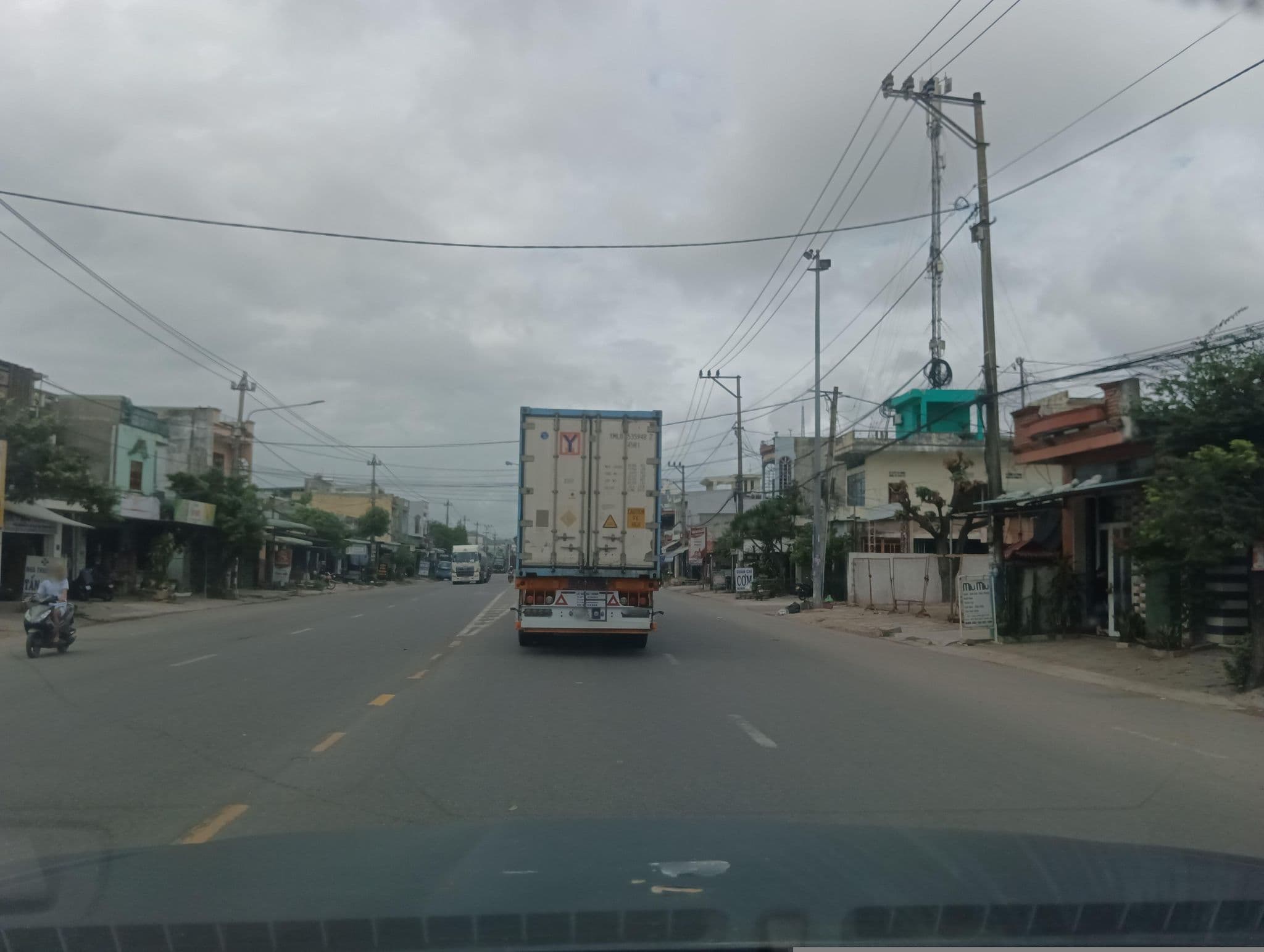 Street view near KS Vương Quốc, Qui Nhon — © builangbat (CC BY-SA · Mapillary)