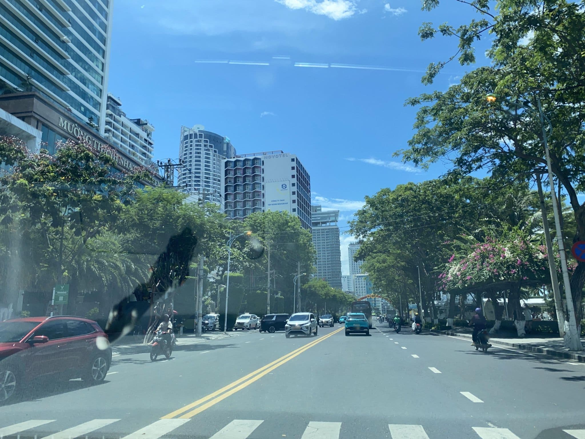 Street view near Ferfume Glass In, Nha Trang — © DriveWithHoang (CC BY-SA · Mapillary)
