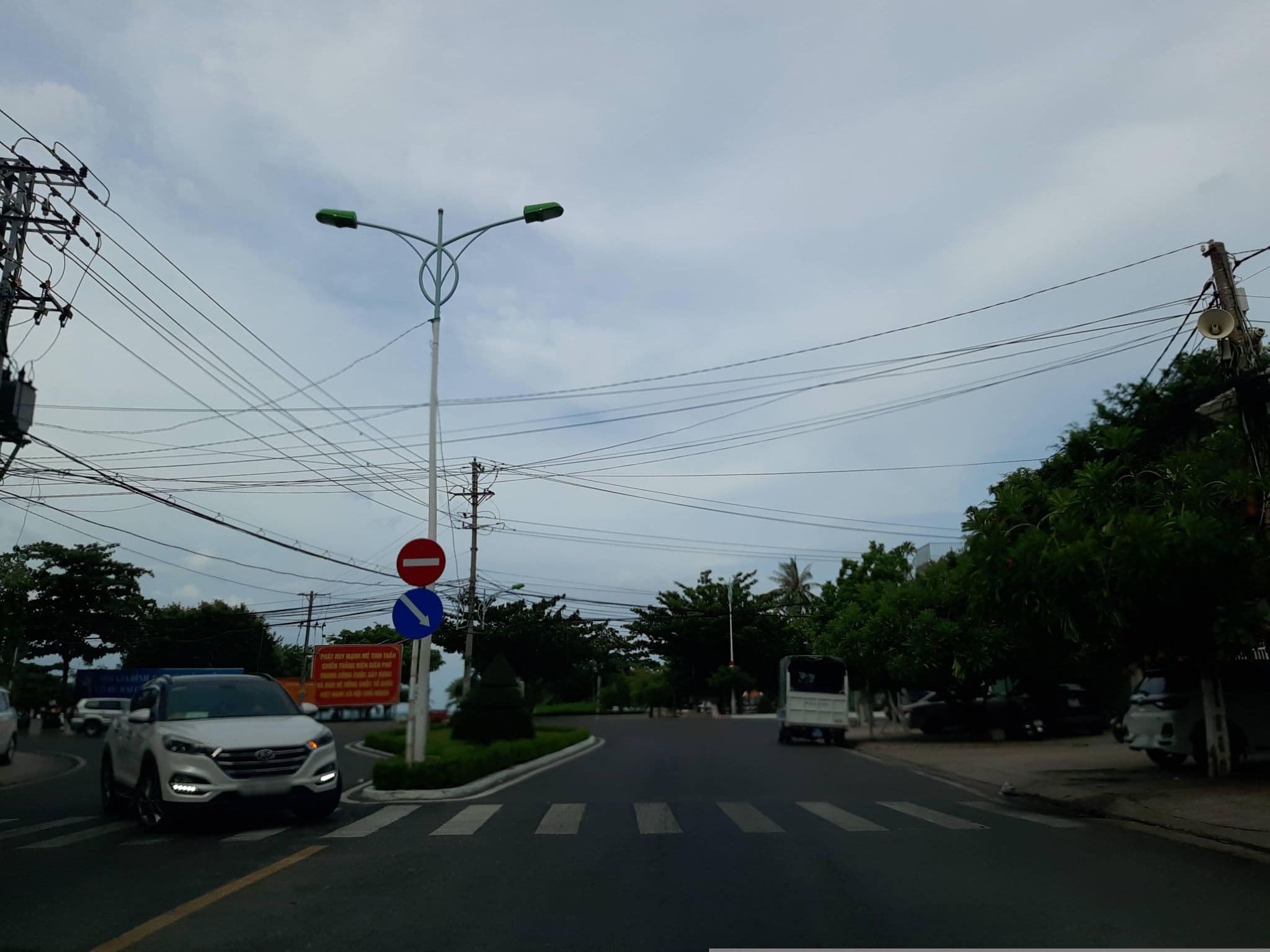 Street view near Vanda Hotel Nha Trang, Nha Trang — © DriveWithHoang (CC BY-SA · Mapillary)
