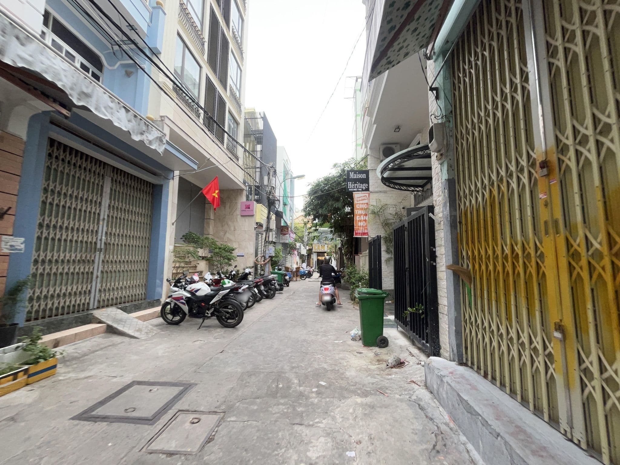 Street view near iHome Hostel, Nha Trang — © ruslan_fat (CC BY-SA · Mapillary)
