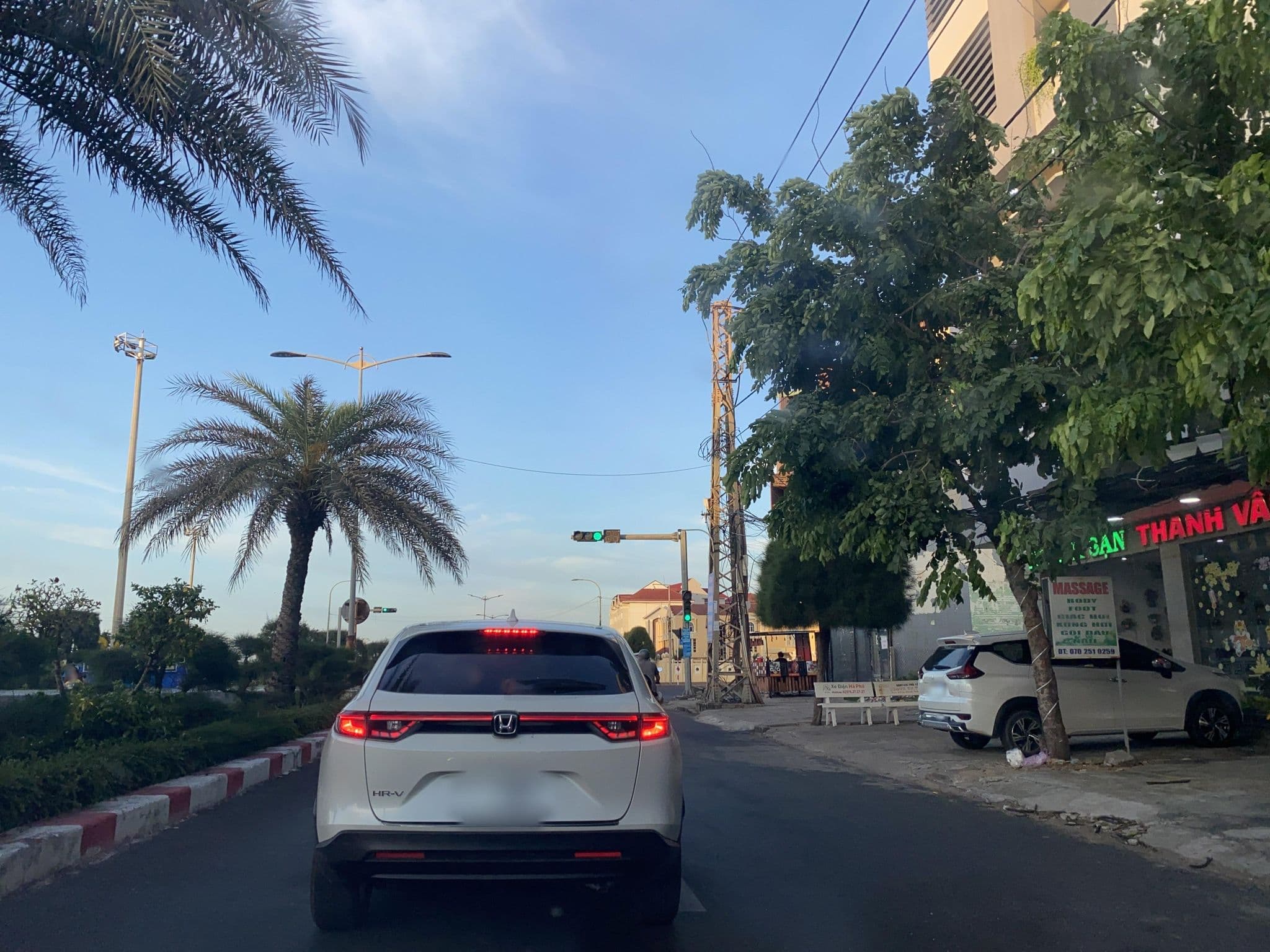 Street view near Hotel Khách sạn Thanh Vân 3, Tuy Hòa — © DriveWithHoang (CC BY-SA · Mapillary)