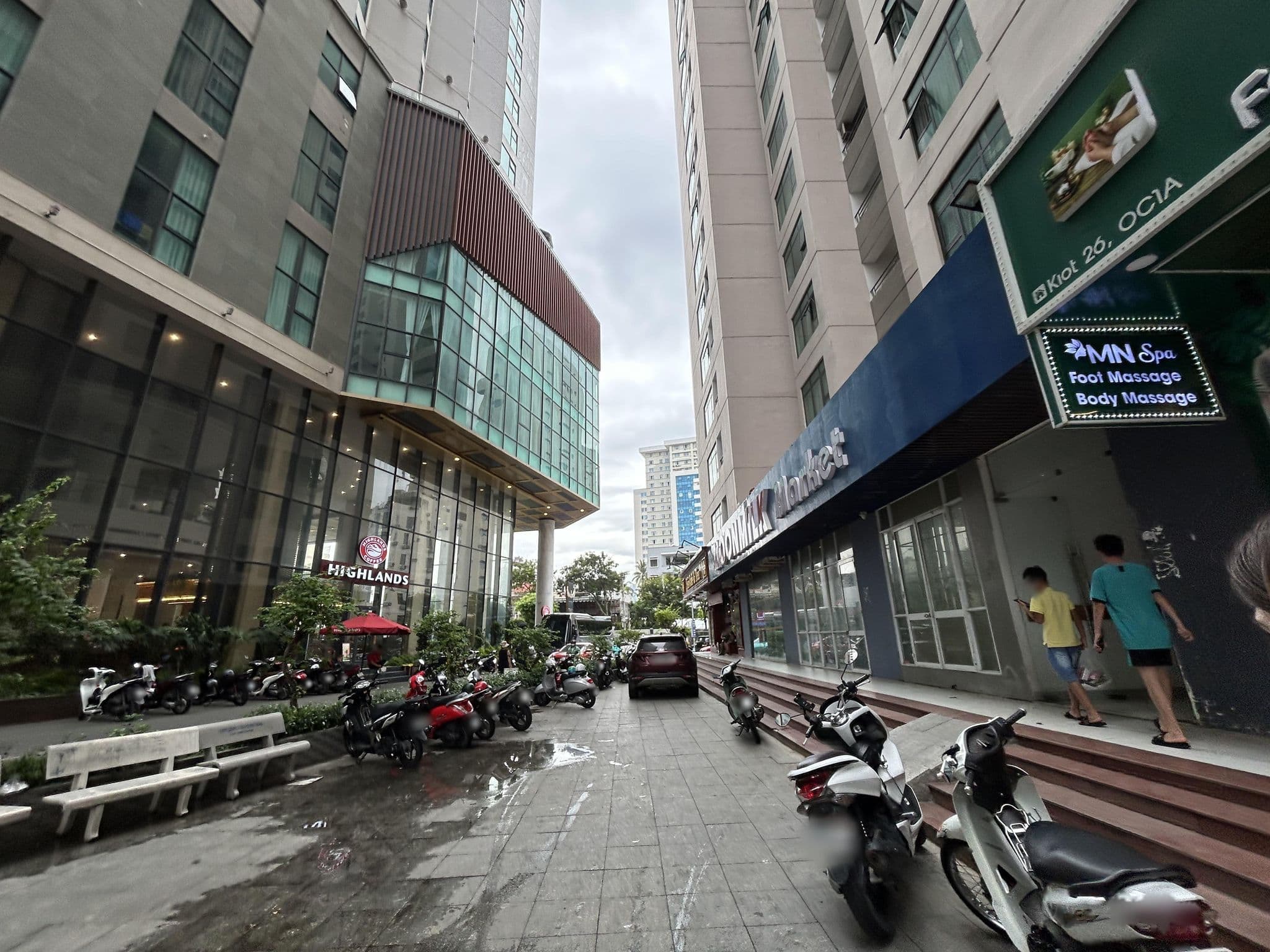 Street view near Mường Thanh Luxury Viễn Triều Hotel, Nha Trang — © ruslan_fat (CC BY-SA · Mapillary)