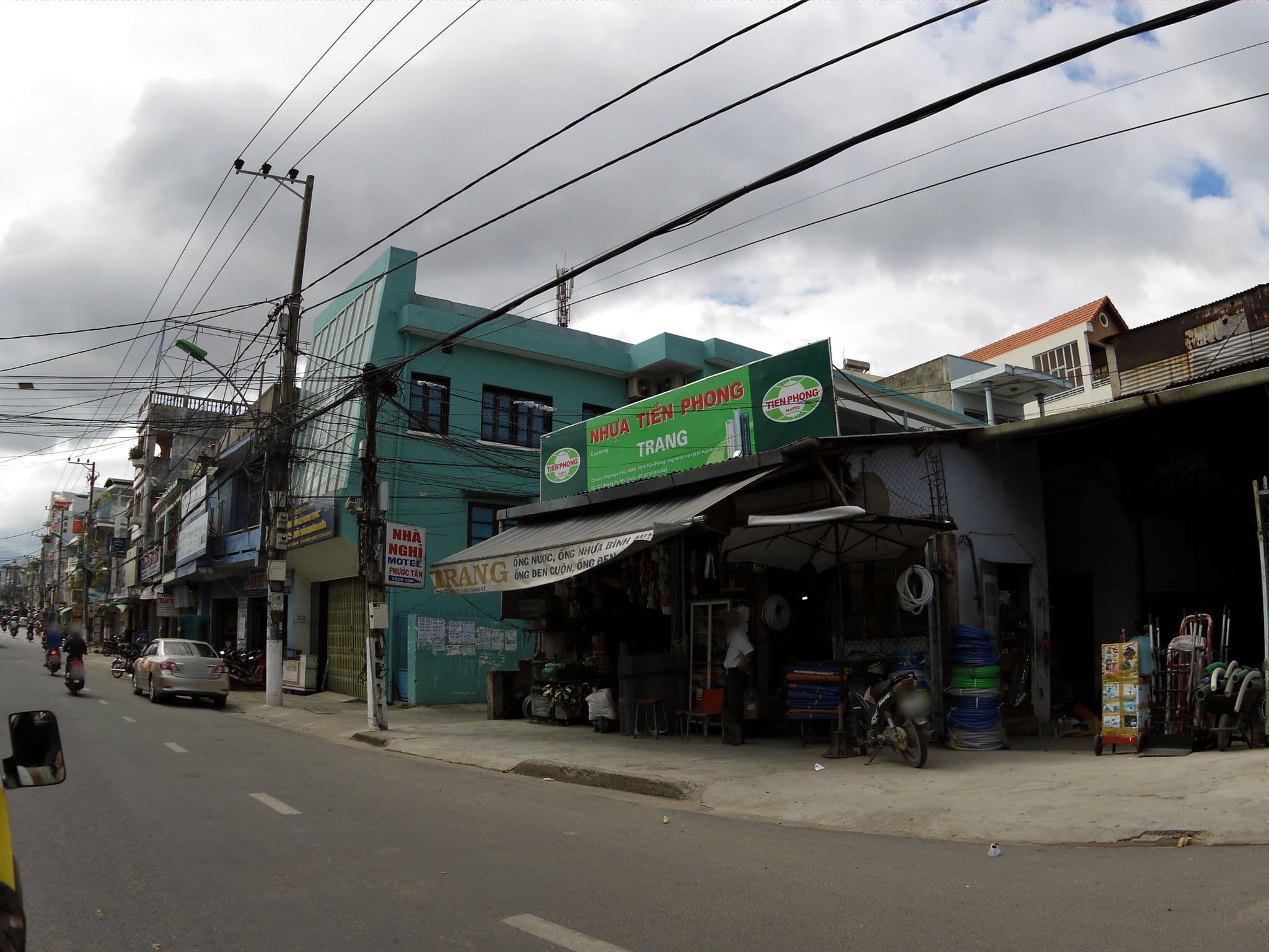 Street view near Phước Tân Hotel, Nha Trang — © skillsy (CC BY-SA · Mapillary)