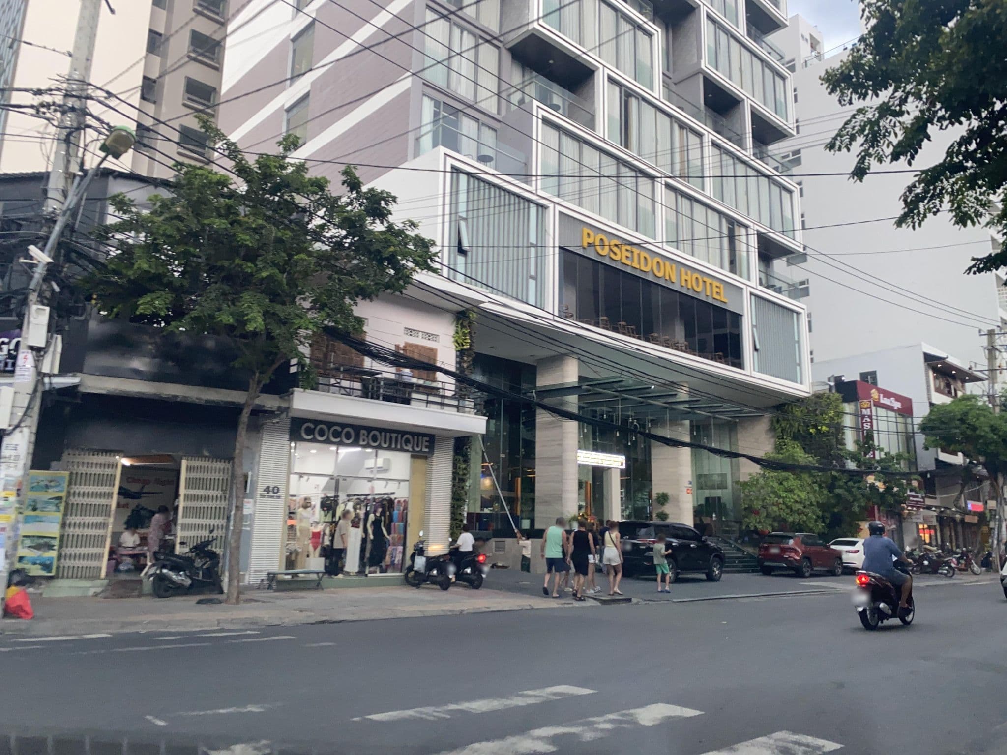 Street view near Jennie Jenna Apartments Nha Trang, Nha Trang — © DriveWithHoang (CC BY-SA · Mapillary)
