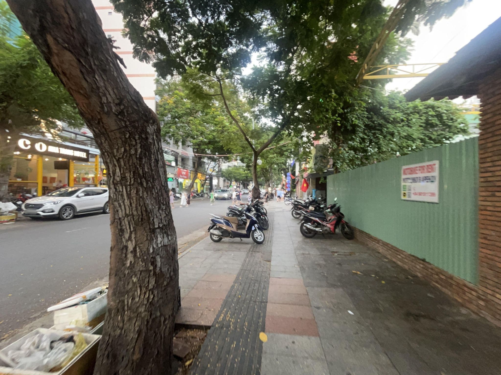 Street view near xuân hòa guesthouse, Nha Trang — © ruslan_fat (CC BY-SA · Mapillary)