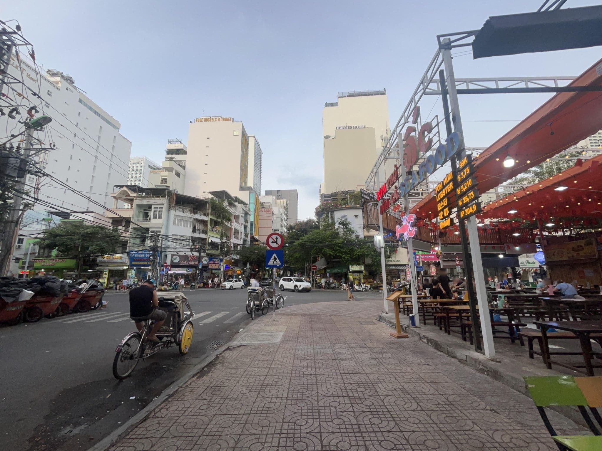 Street view near True Friends Hostel and Tour House, Nha Trang — © ruslan_fat (CC BY-SA · Mapillary)