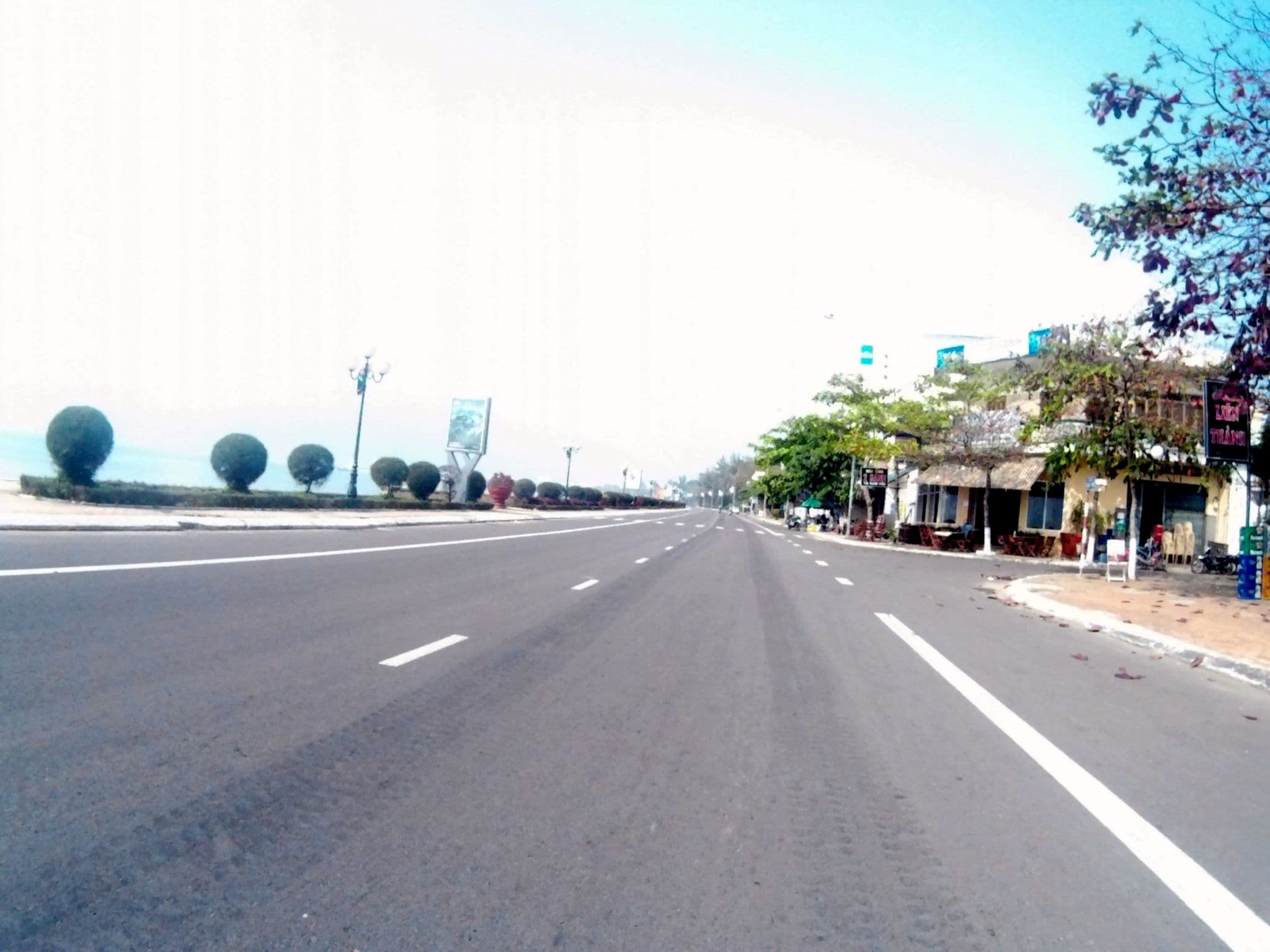 Street view near Lan Anh Hotel, Qui Nhon — © suki52 (CC BY-SA · Mapillary)