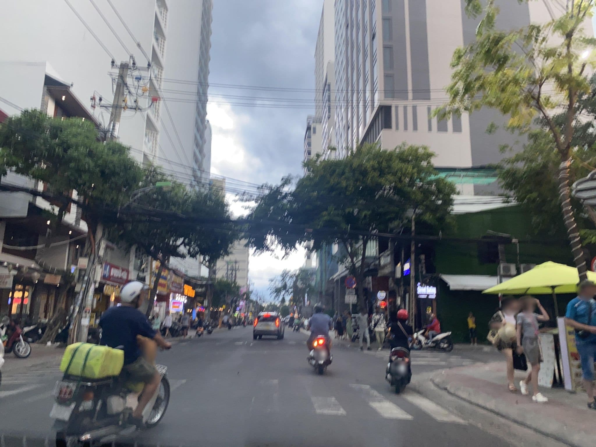 Street view near Golden Holiday Hotel, Nha Trang — © DriveWithHoang (CC BY-SA · Mapillary)